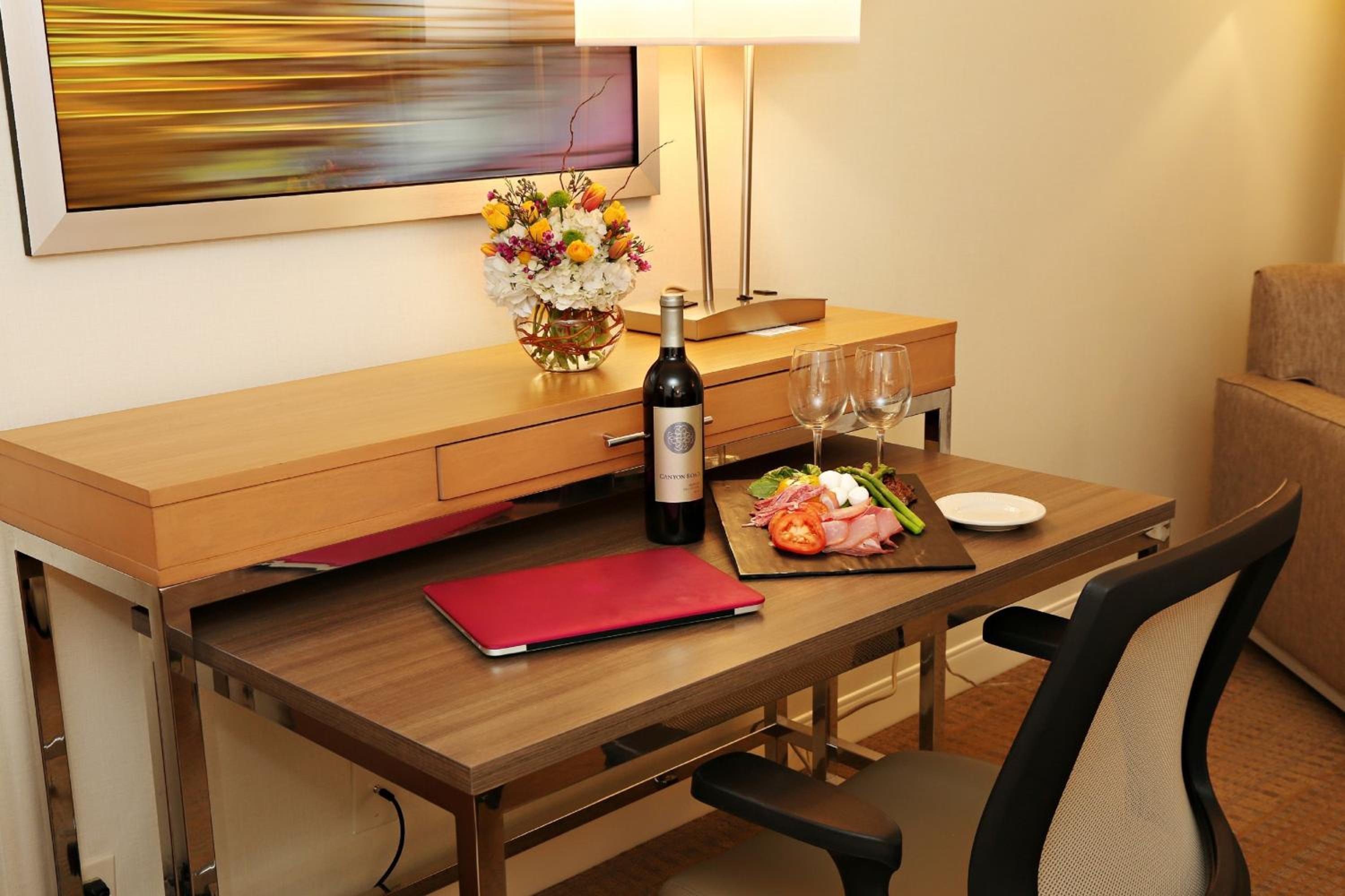 Mansfield Vacations - enVision Hotel  Conference Center Mansfield-Foxboro - Property Image 24