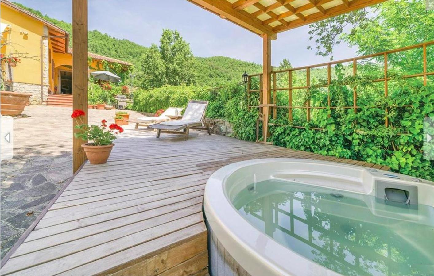 DeiMori LaMassa private villa with pool view 3