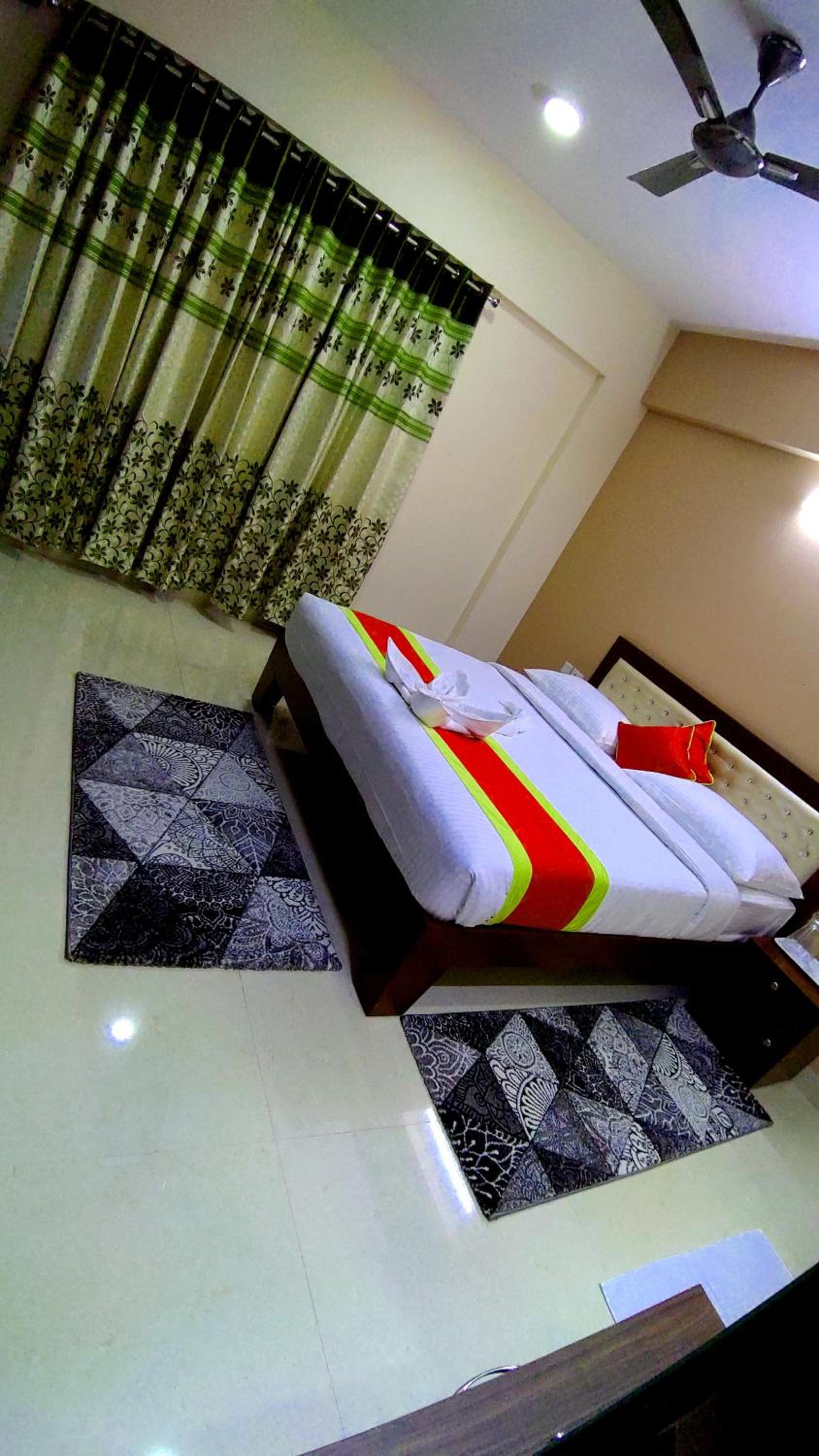 Deluxe AC Room in 3BHK Corporate service Aparment Manyata Tech Park view 3