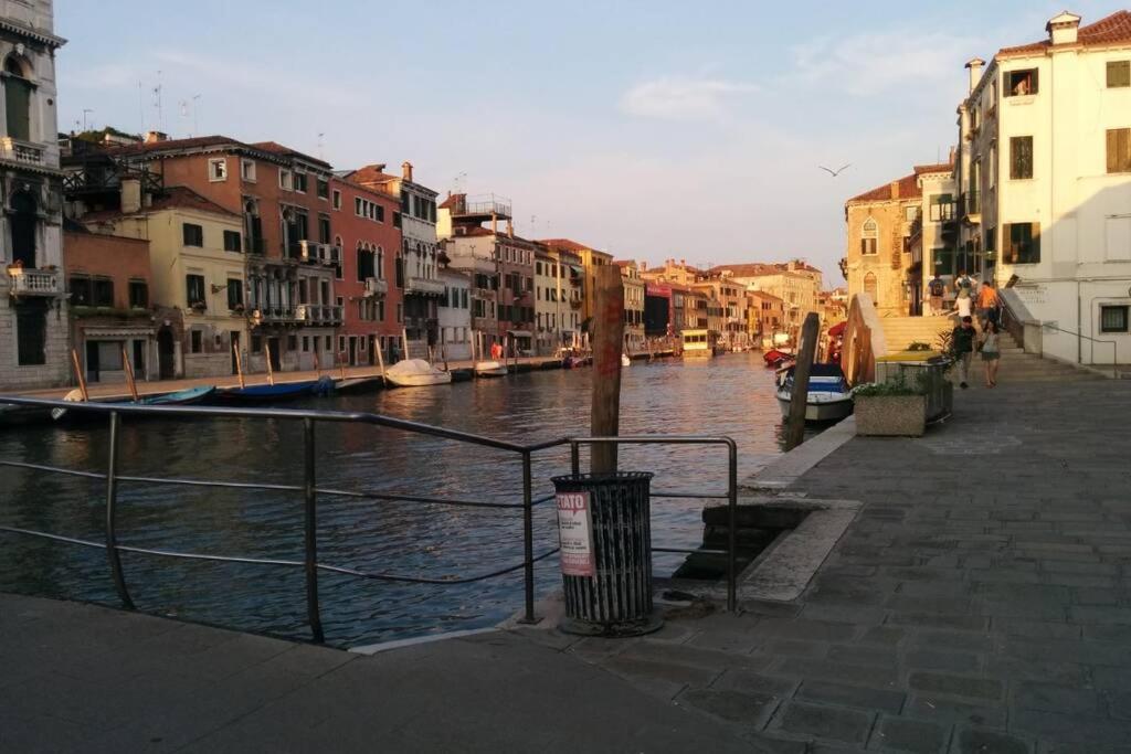 La Casetta Rosa - Vista sul canale