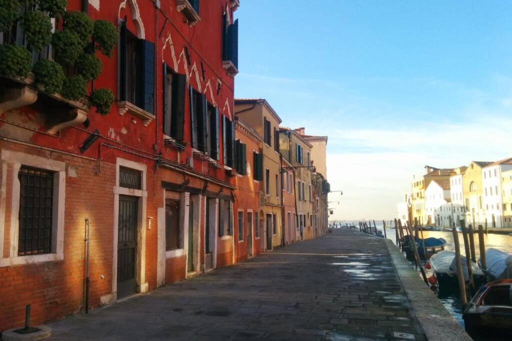 La Casetta Rosa - Vista sul canale