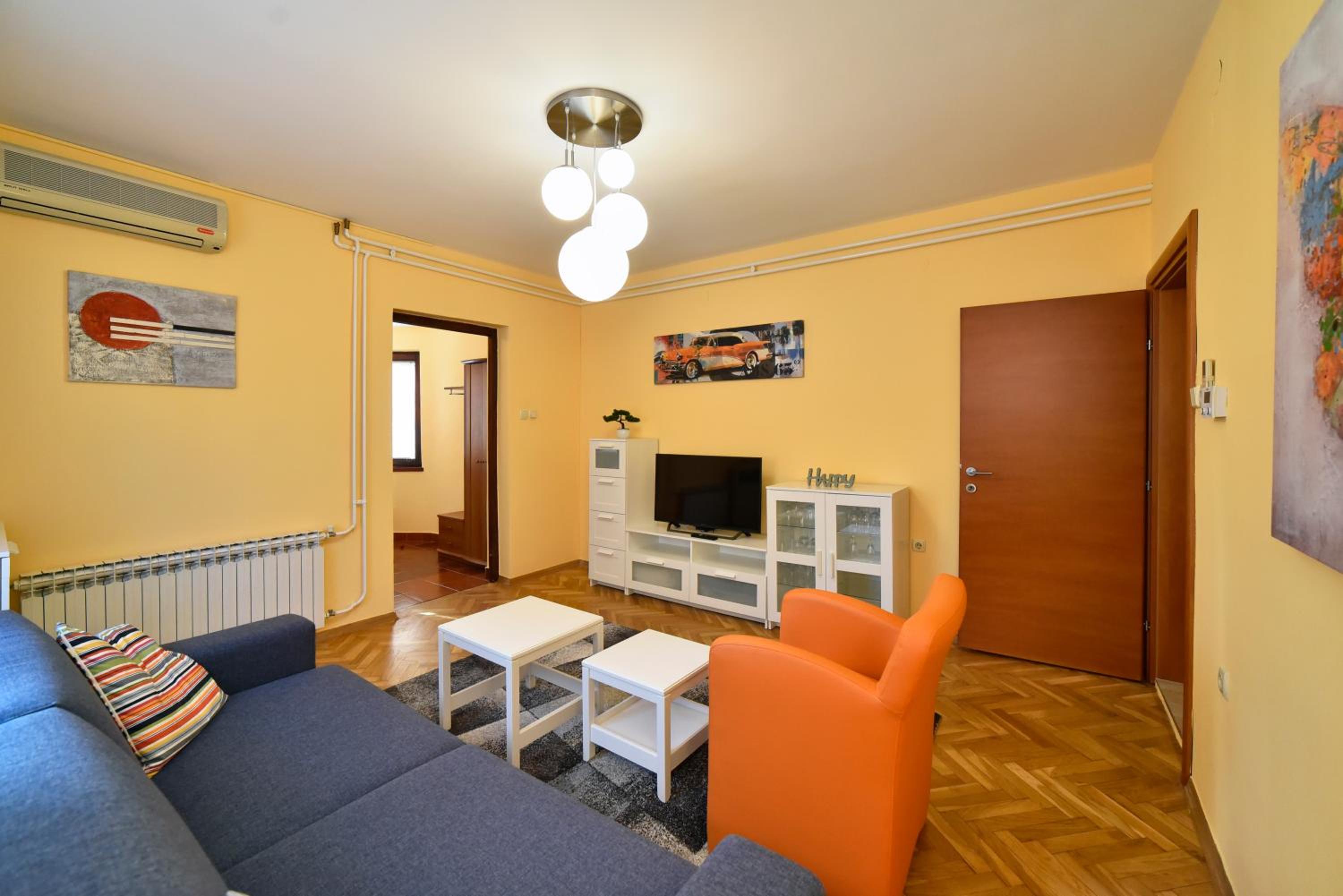 Photo 8