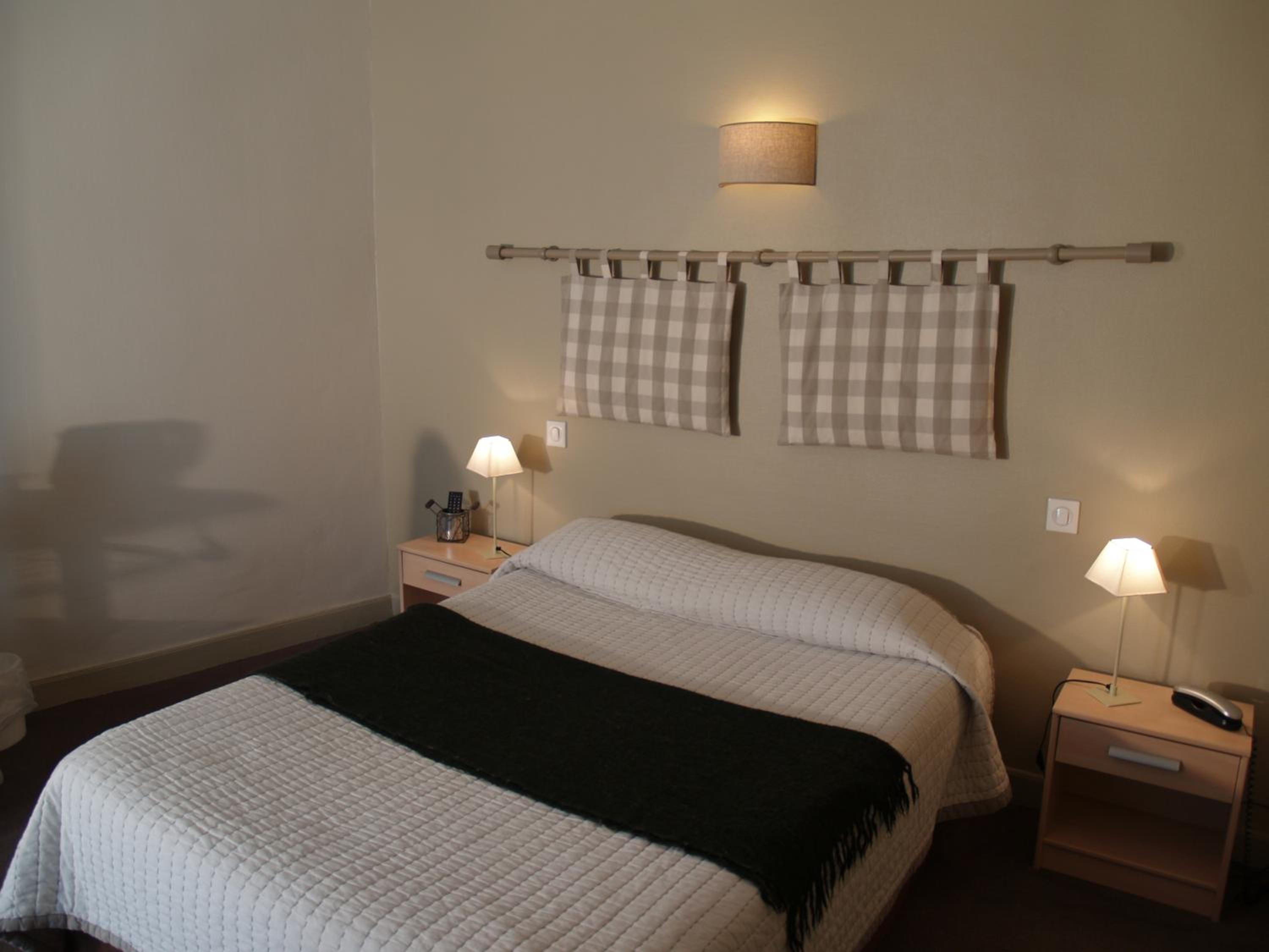 Pau Vacations - Hotel Central - Property Image 3