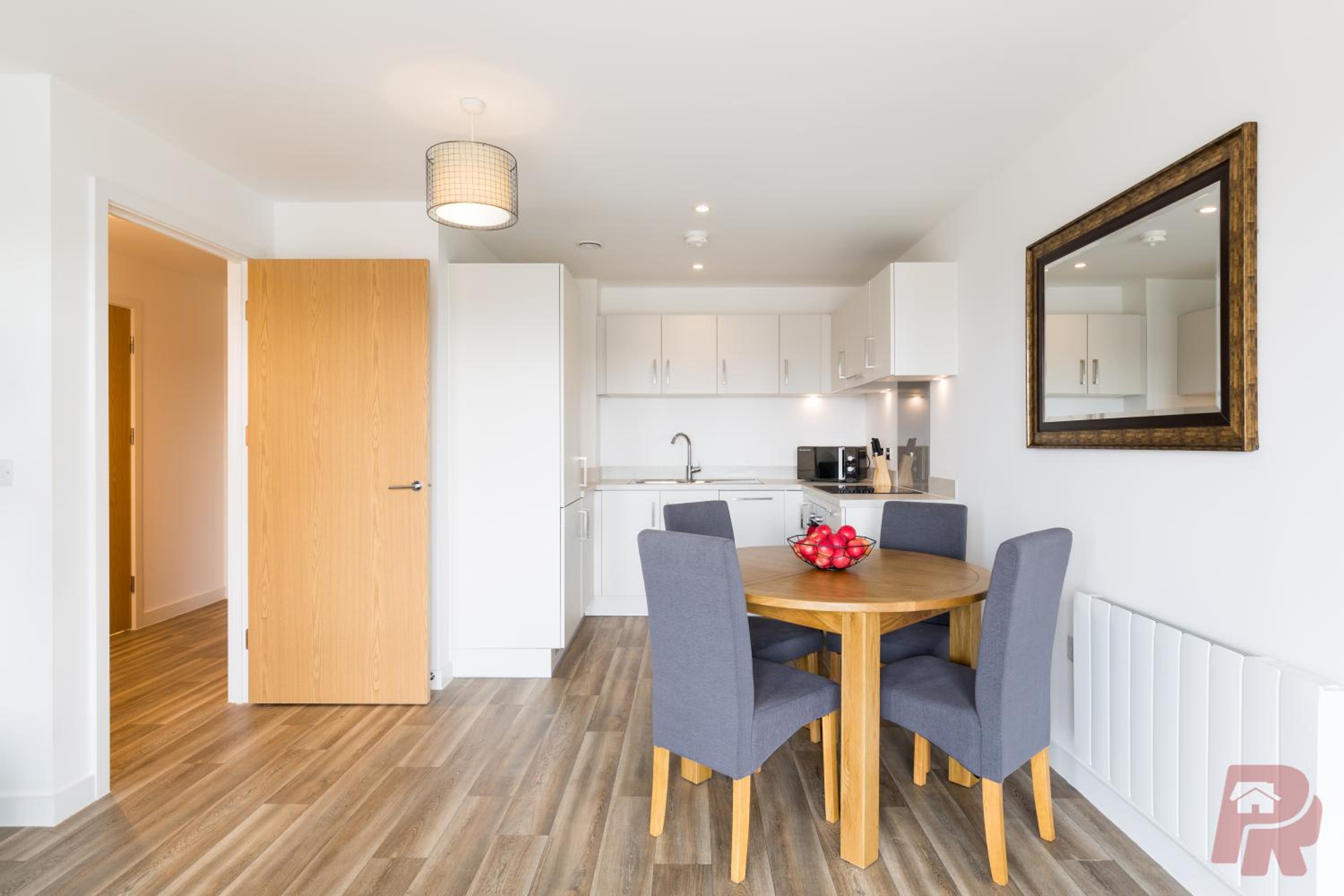 Modern Birmingham City Apartments Secure Gated Parking view 5