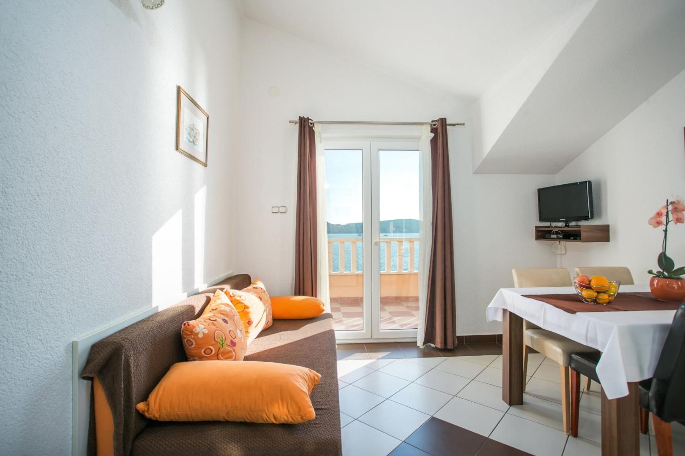 Kaja - right next to the beach