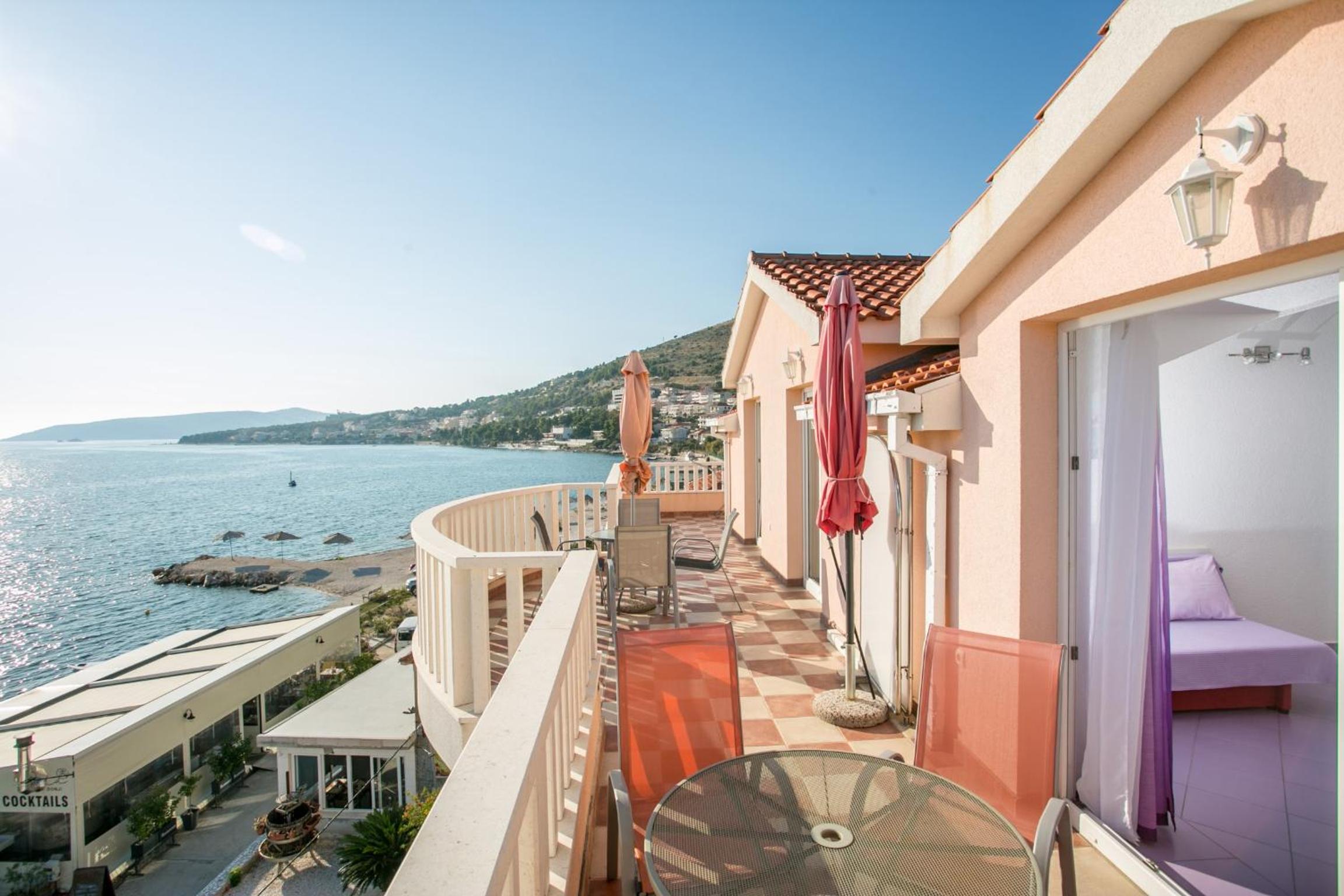 Kaja - right next to the beach