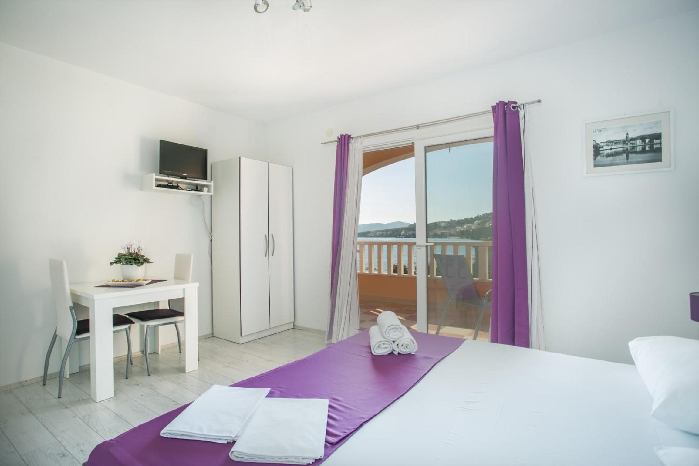 Kaja - right next to the beach