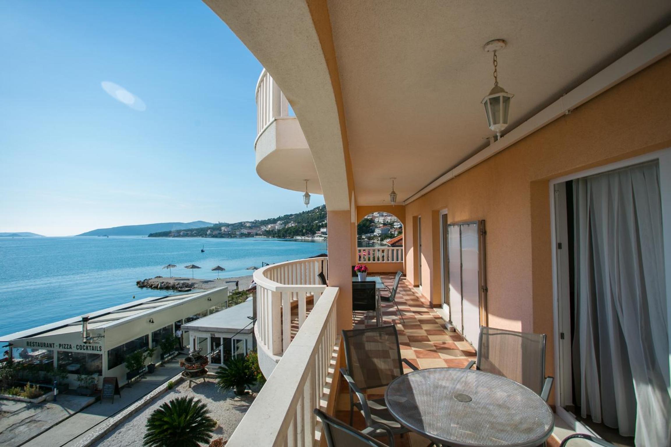 Kaja - right next to the beach
