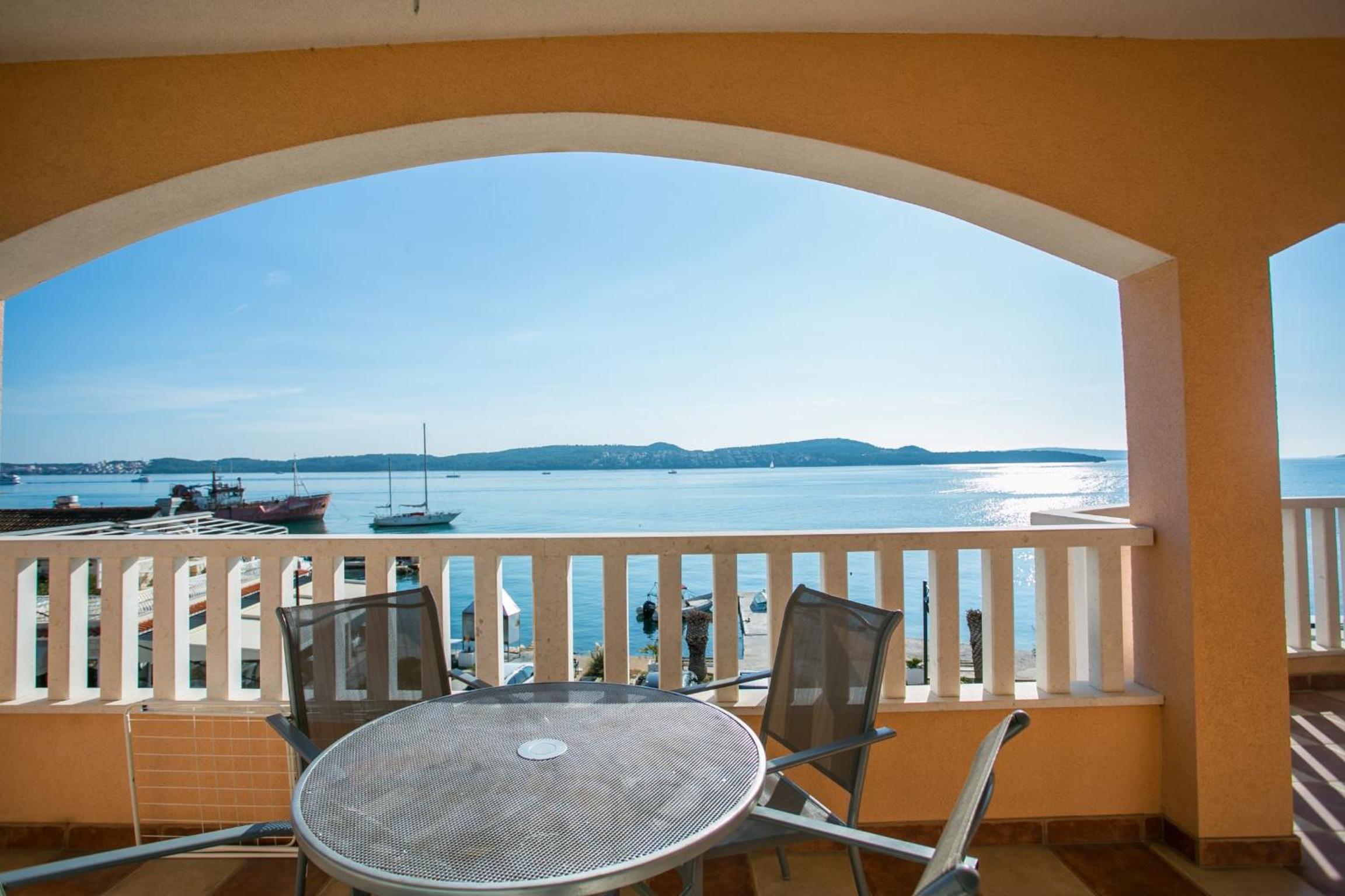 Kaja - right next to the beach
