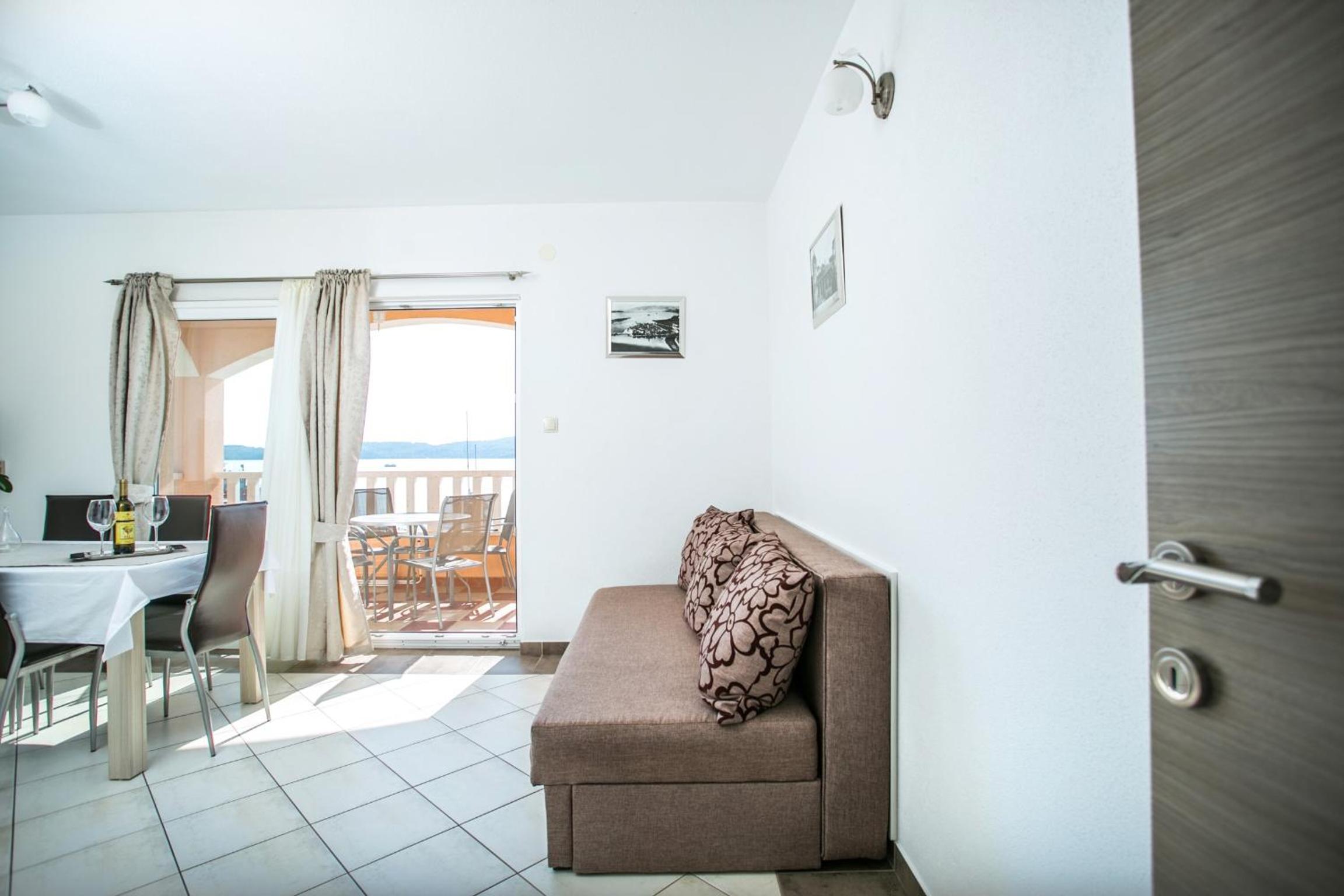 Kaja - right next to the beach