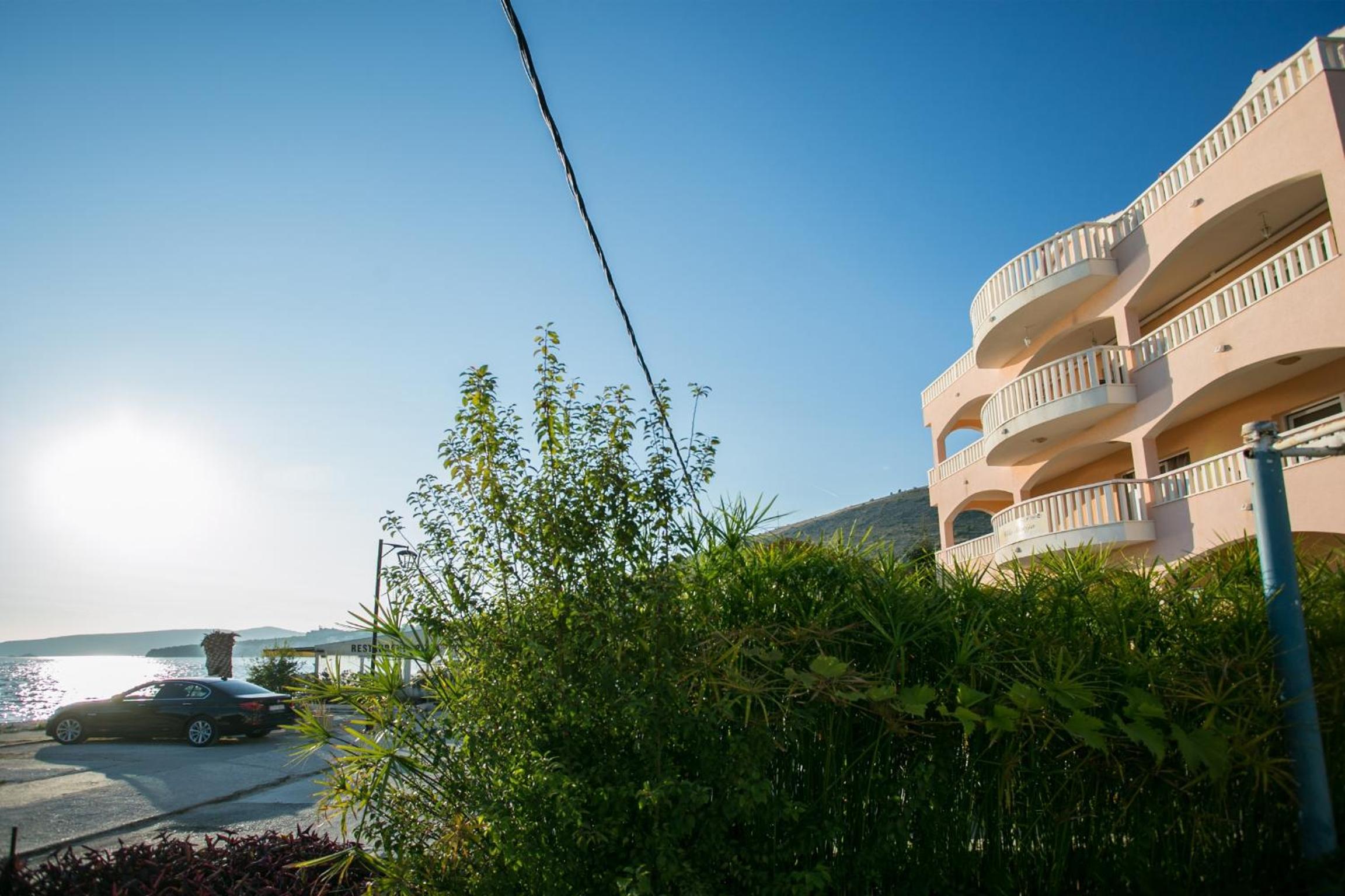 Kaja - right next to the beach