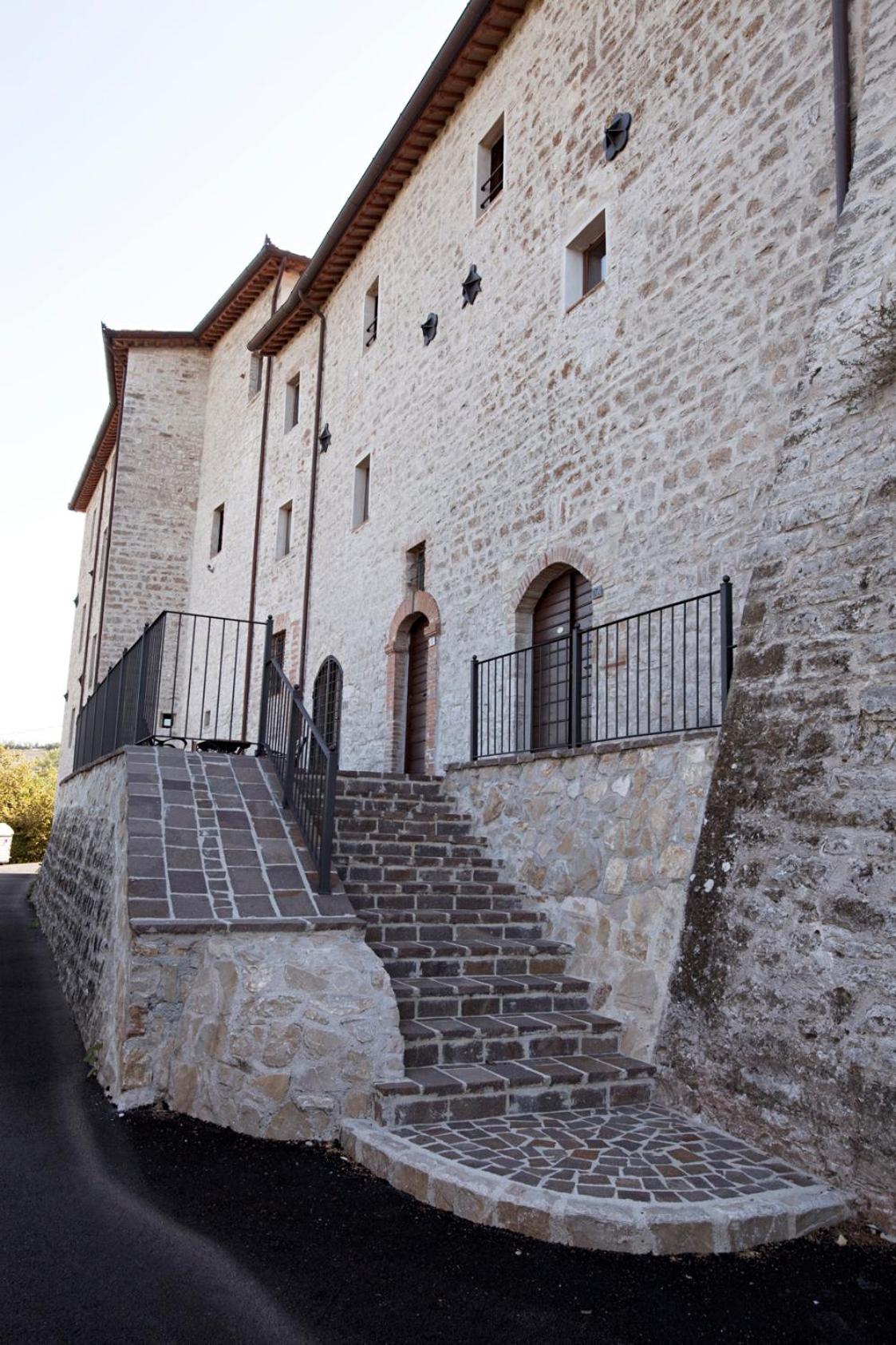 Castello Izzalini Todi Resort