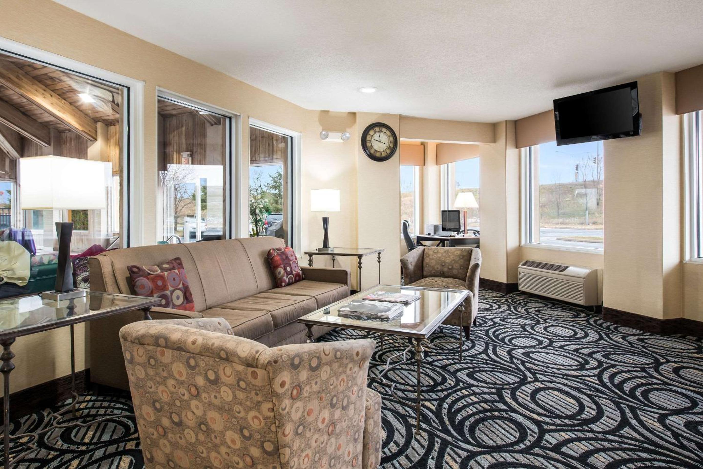 Quality Inn & Suites Menomonie view 4