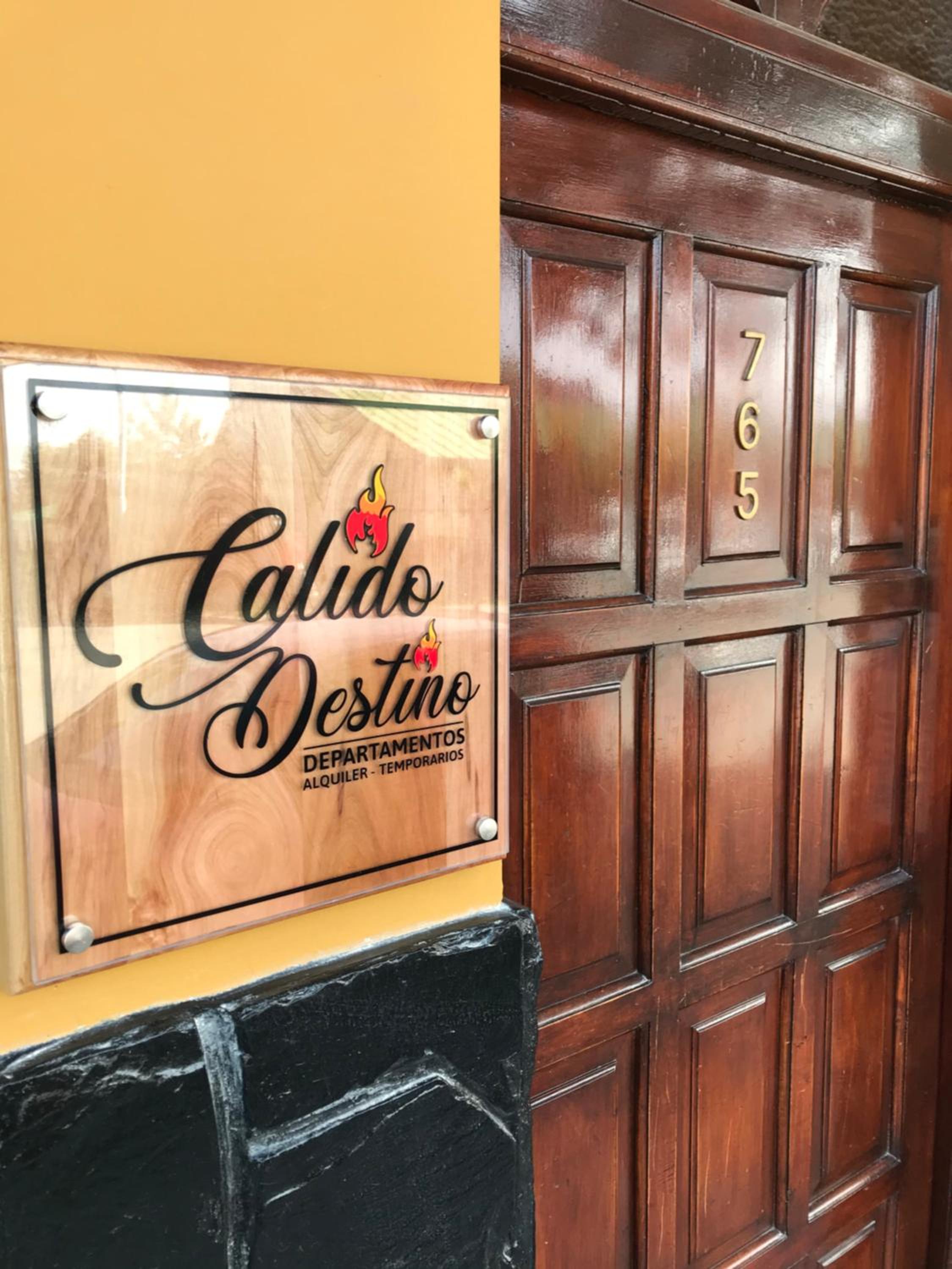 Cálido Destino
