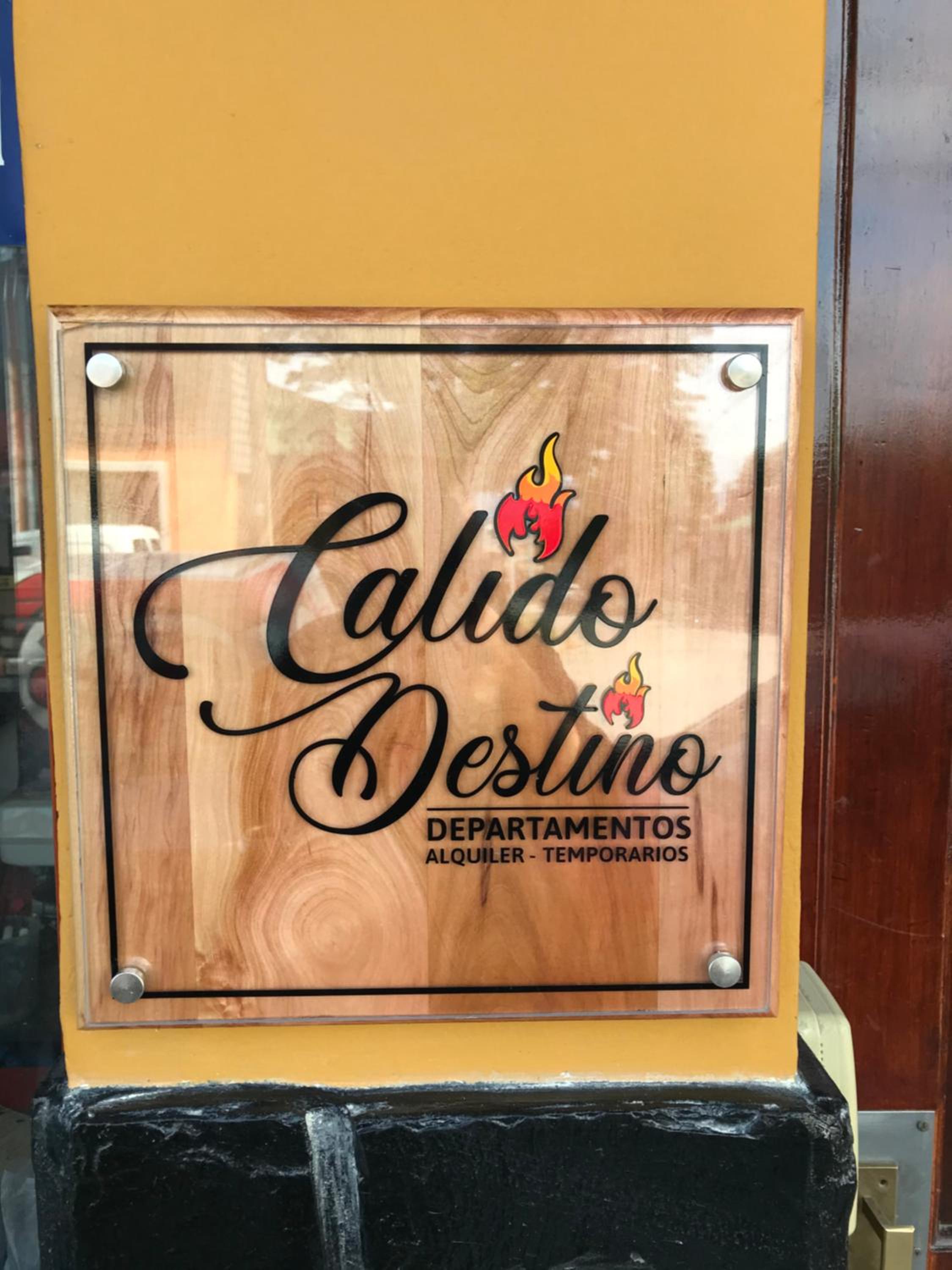 Cálido Destino