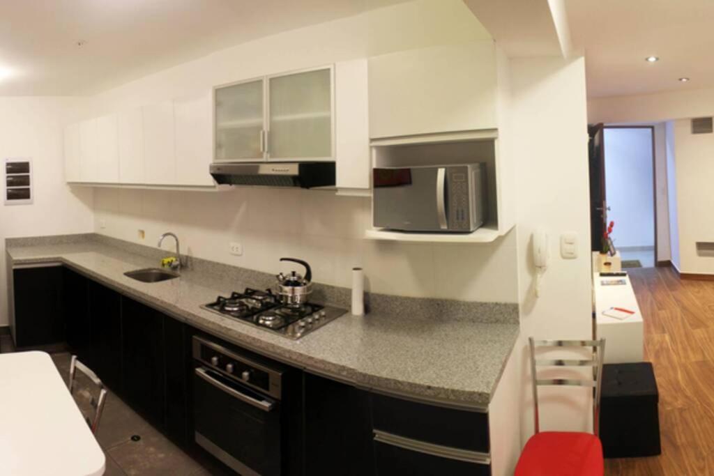 Apartamento moderno con vistas, WiFi gratis y cocina equipada