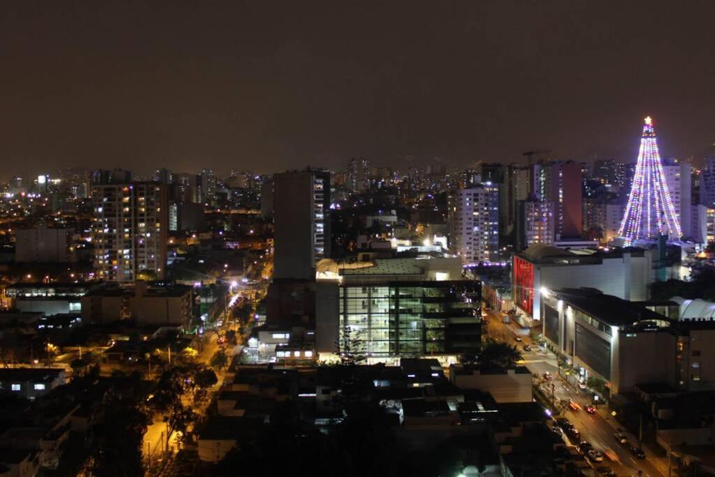 Apartamento moderno con vistas, WiFi gratis y cocina equipada