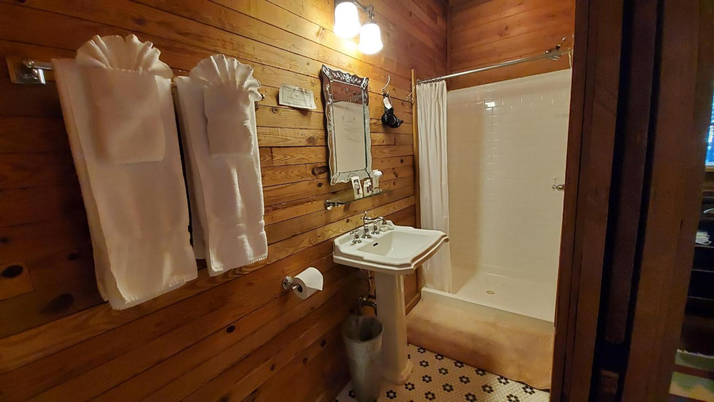Lake Rabun Hotel