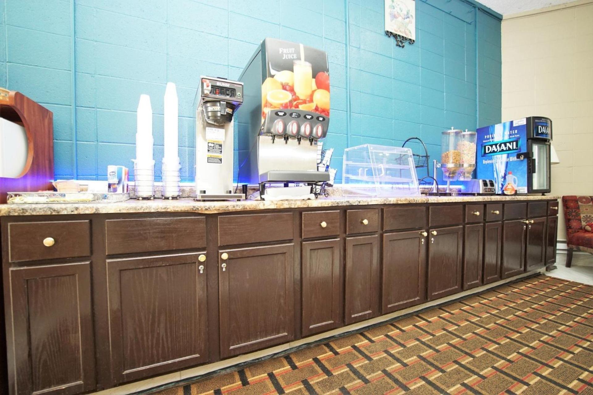 Faribault Hometown Inn & Suites