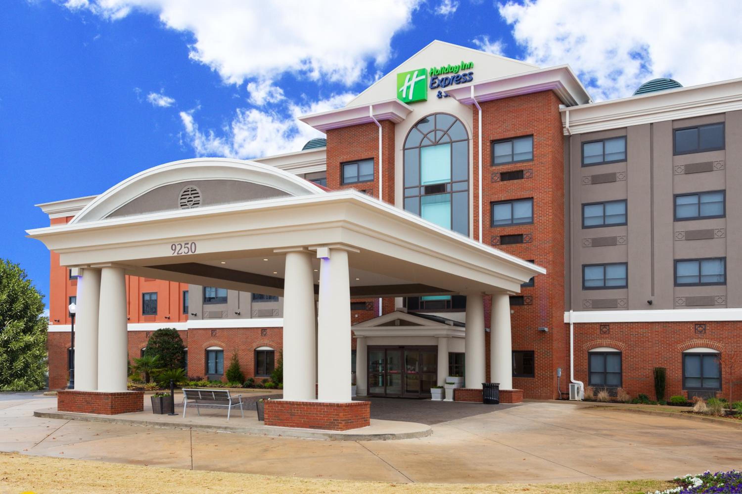 Hotel Holiday Inn Express Hotel & Suites Montgomery Boyd-Cooper Parkway, an IHG Hotel - Image 1