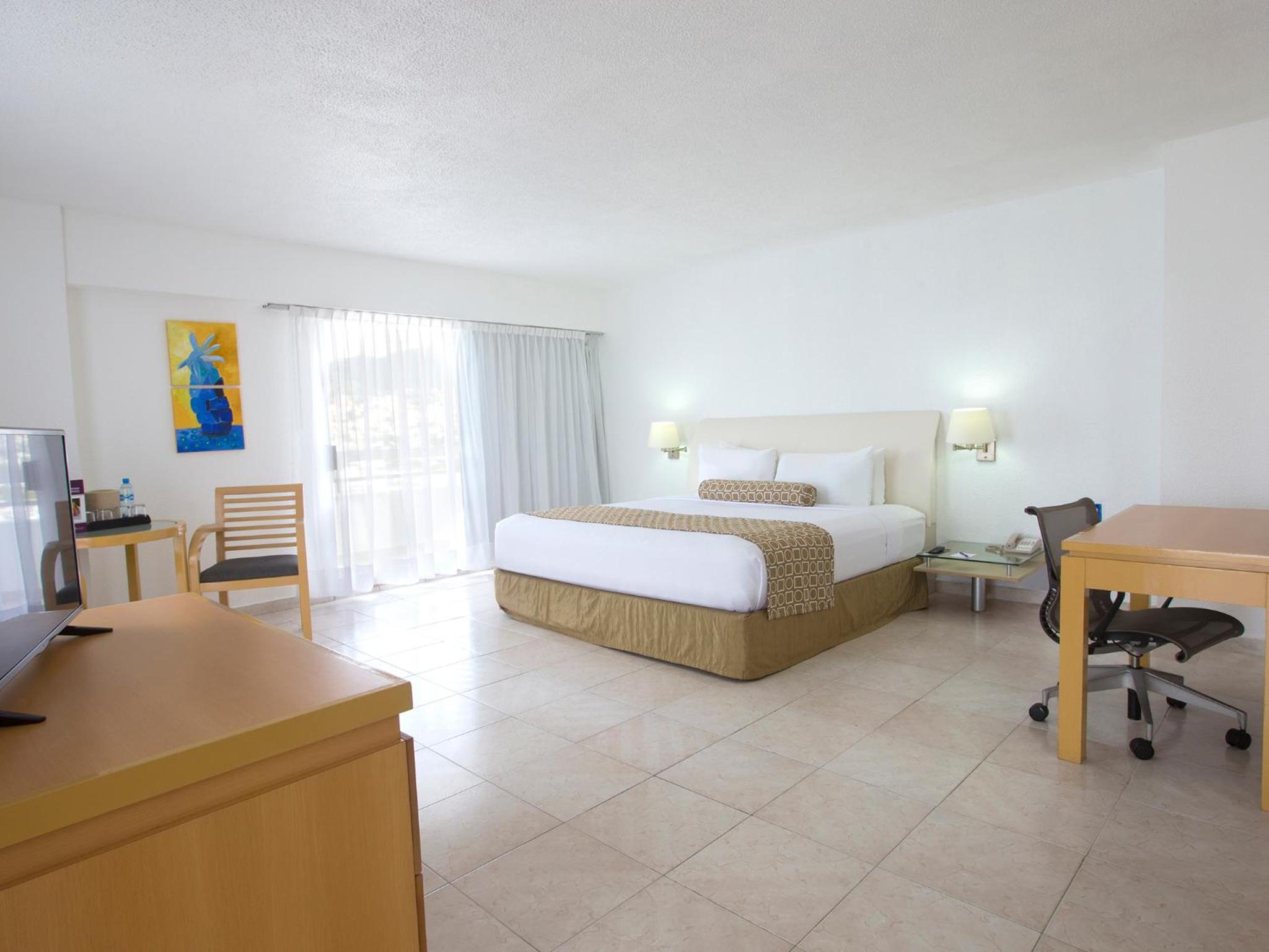 HS HOTSSON Hotel Acapulco