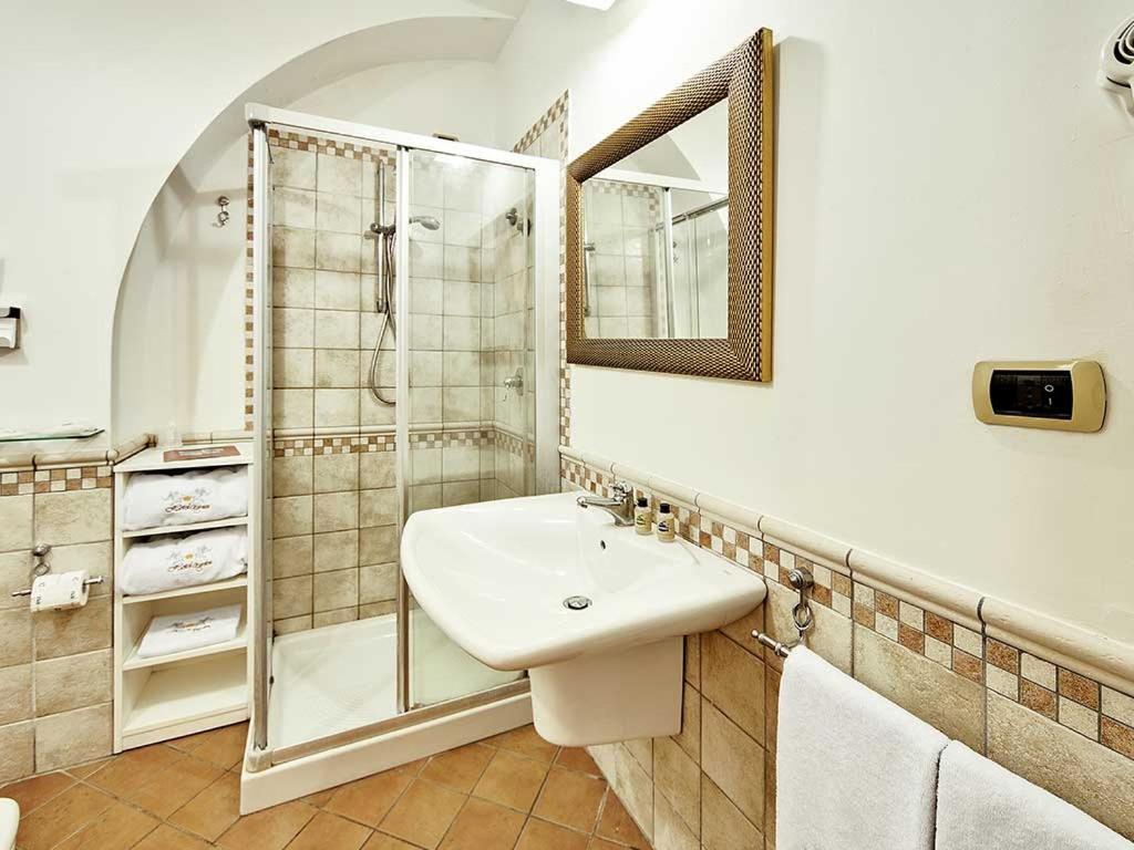 Vulcano Vacations - Hotel Garden - Property Image 8