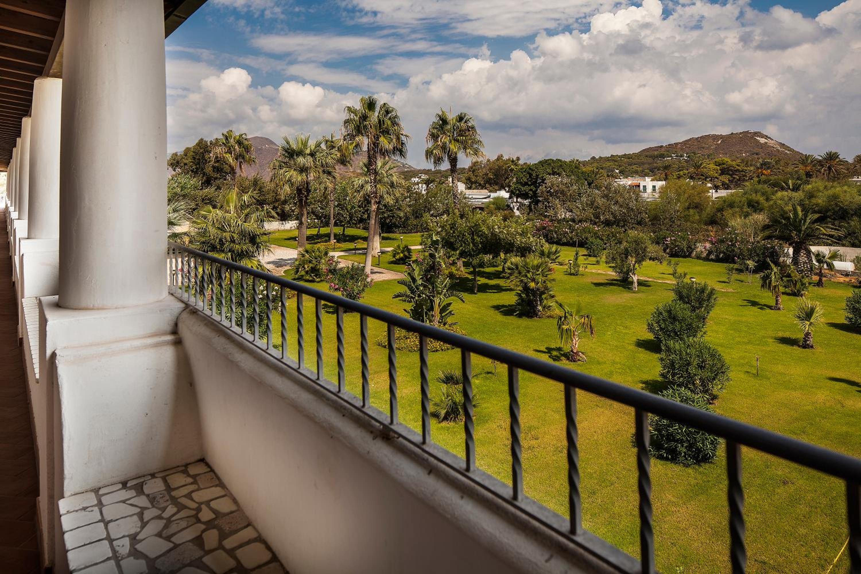 Vulcano Vacations - Hotel Garden - Property Image 11