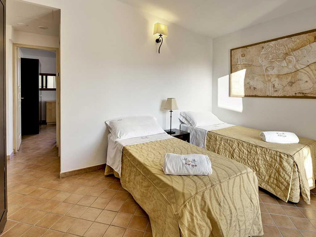 Vulcano Vacations - Hotel Garden - Property Image 6