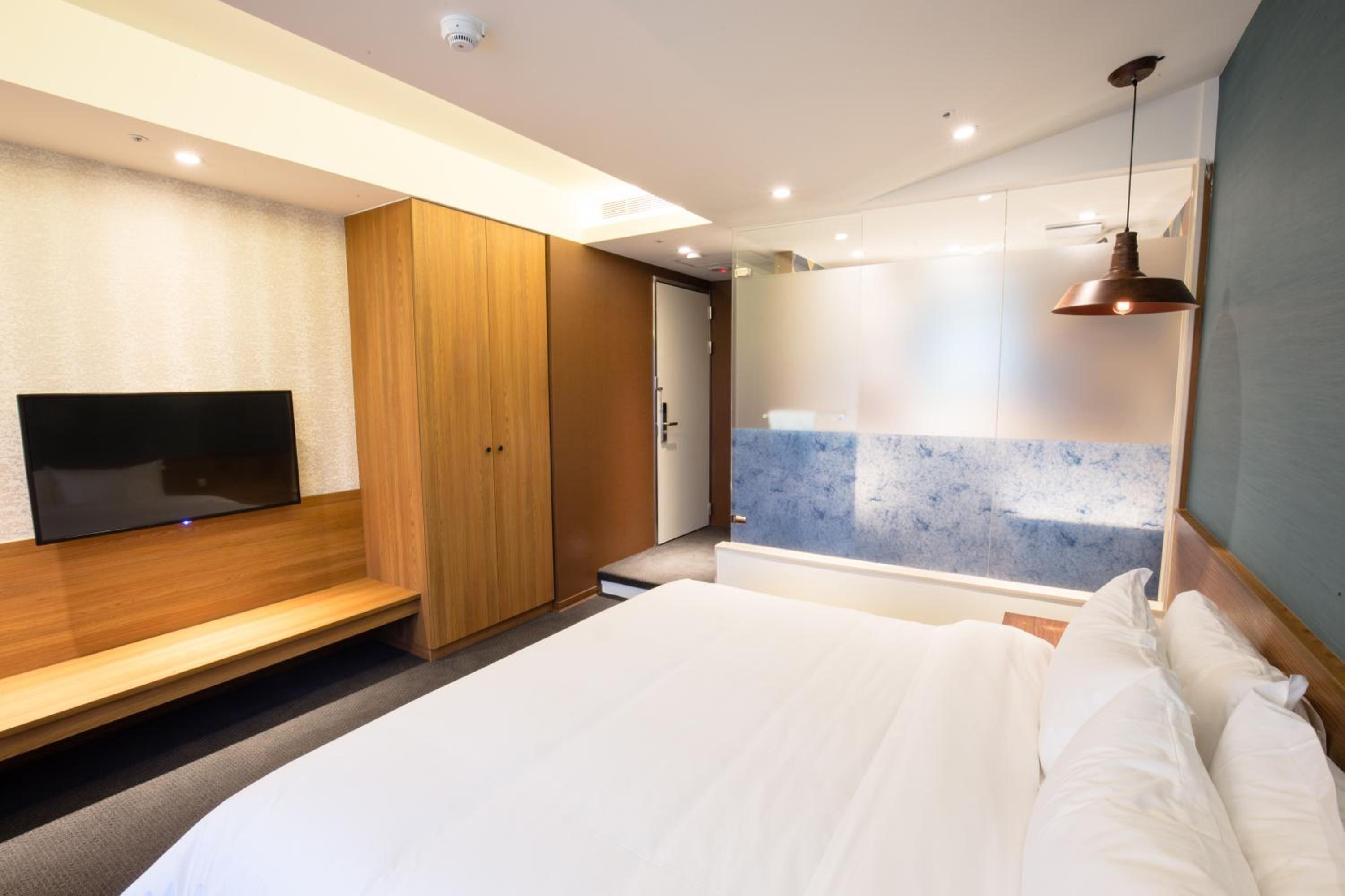 Walker Hotel. Ximen