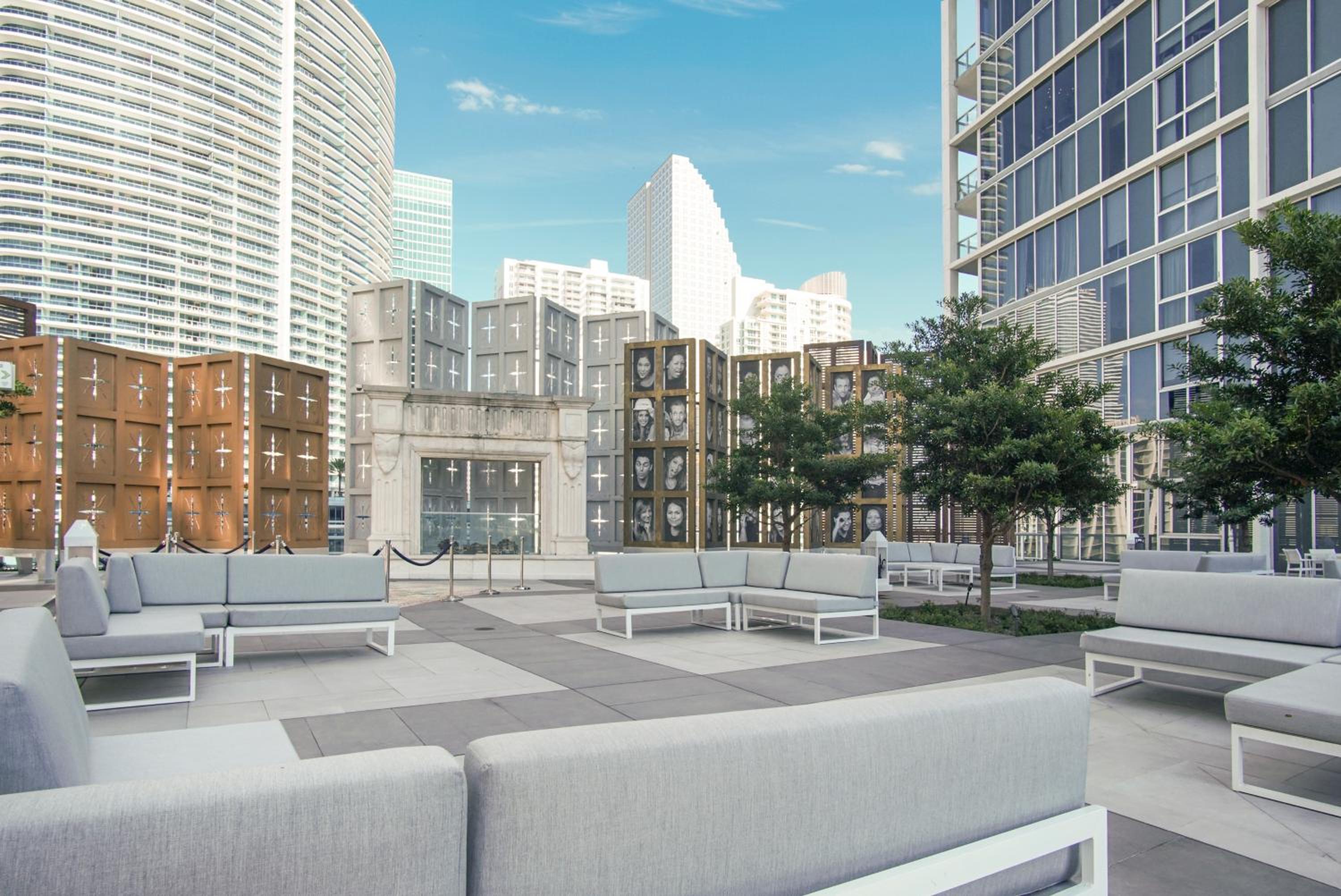 NEW!!! W Brickell Miami- ICON DELUXE LOUNGE with 2 masters