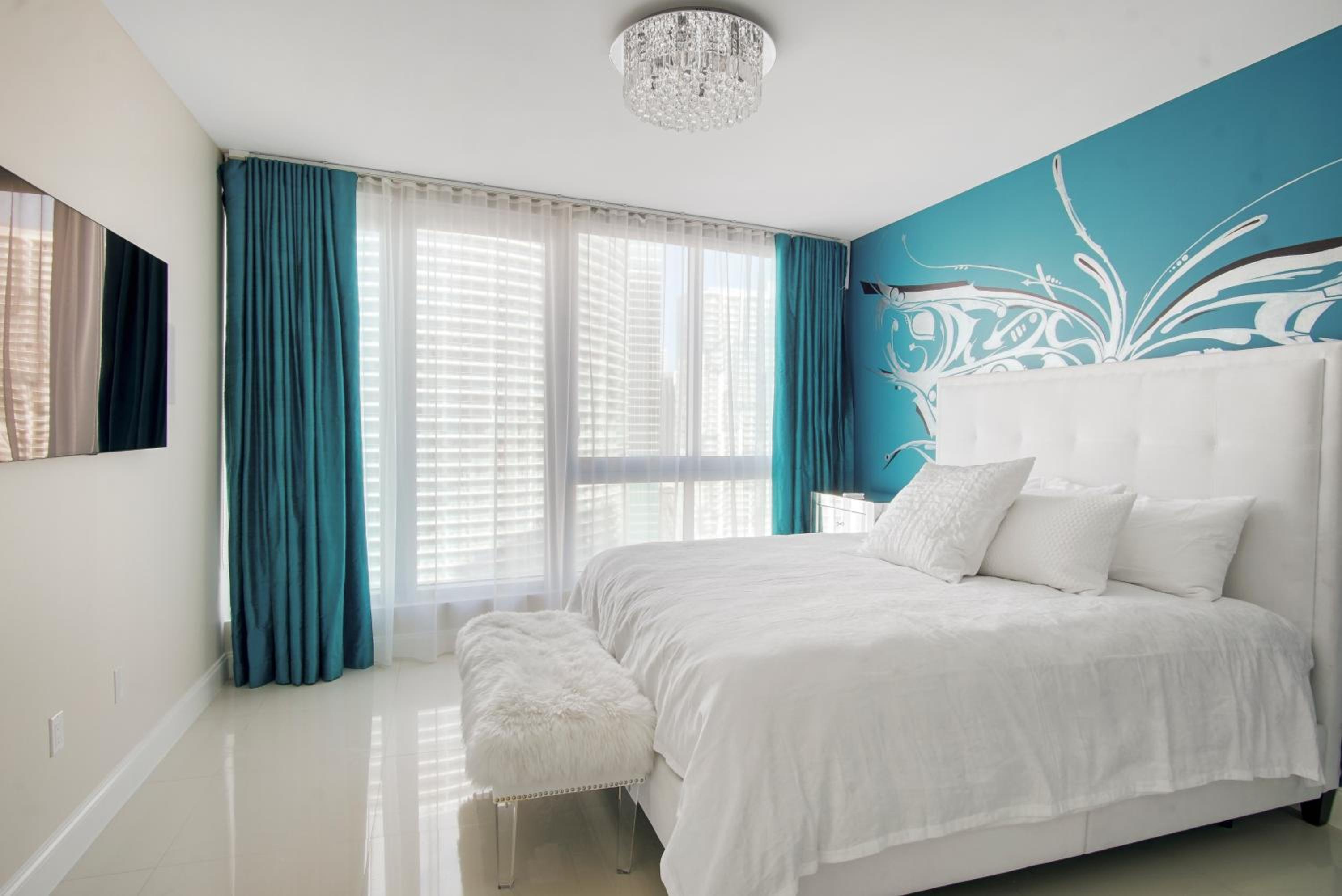 NEW!!! W Brickell Miami- ICON DELUXE LOUNGE with 2 masters