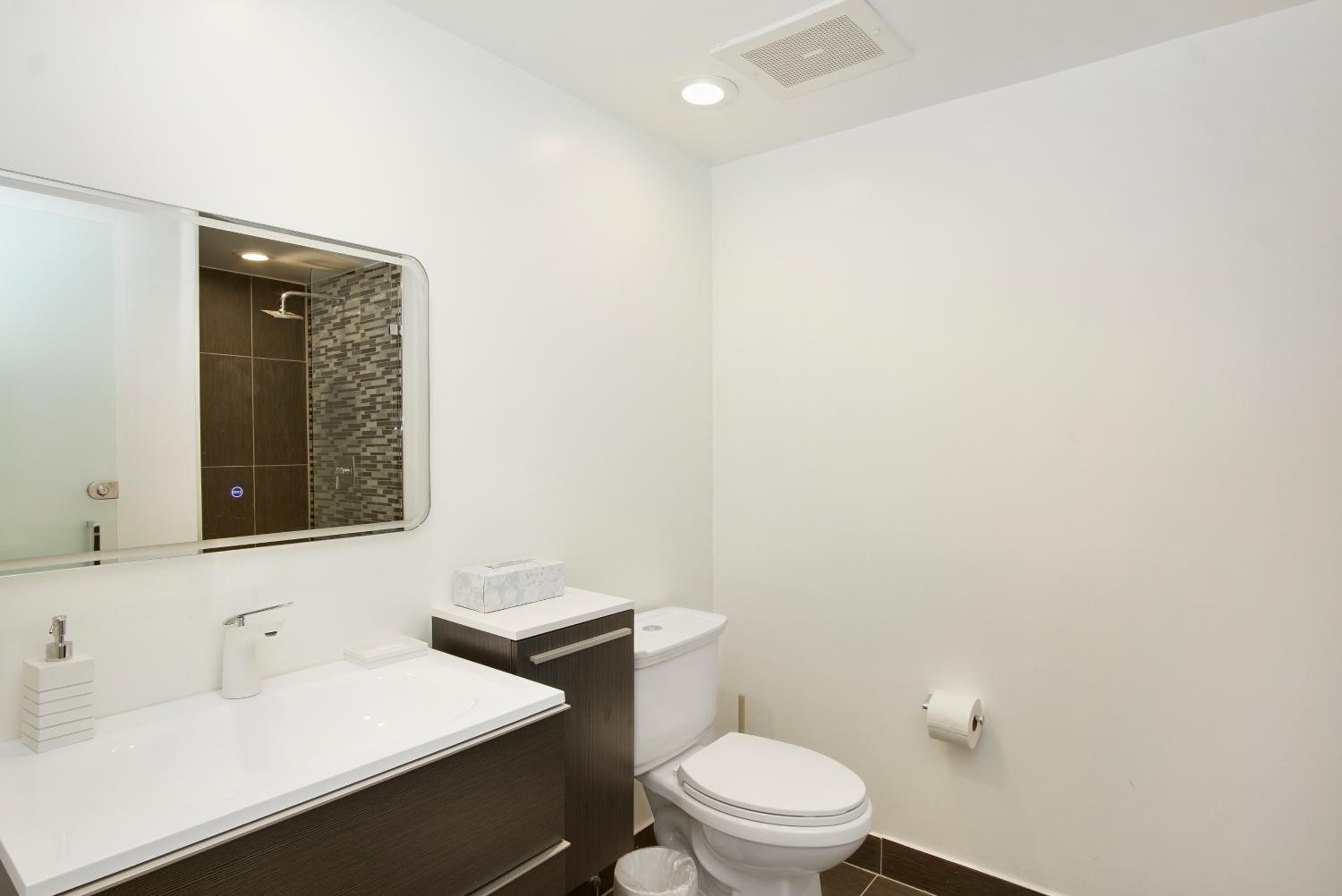NEW!!! W Brickell Miami- ICON DELUXE LOUNGE with 2 masters