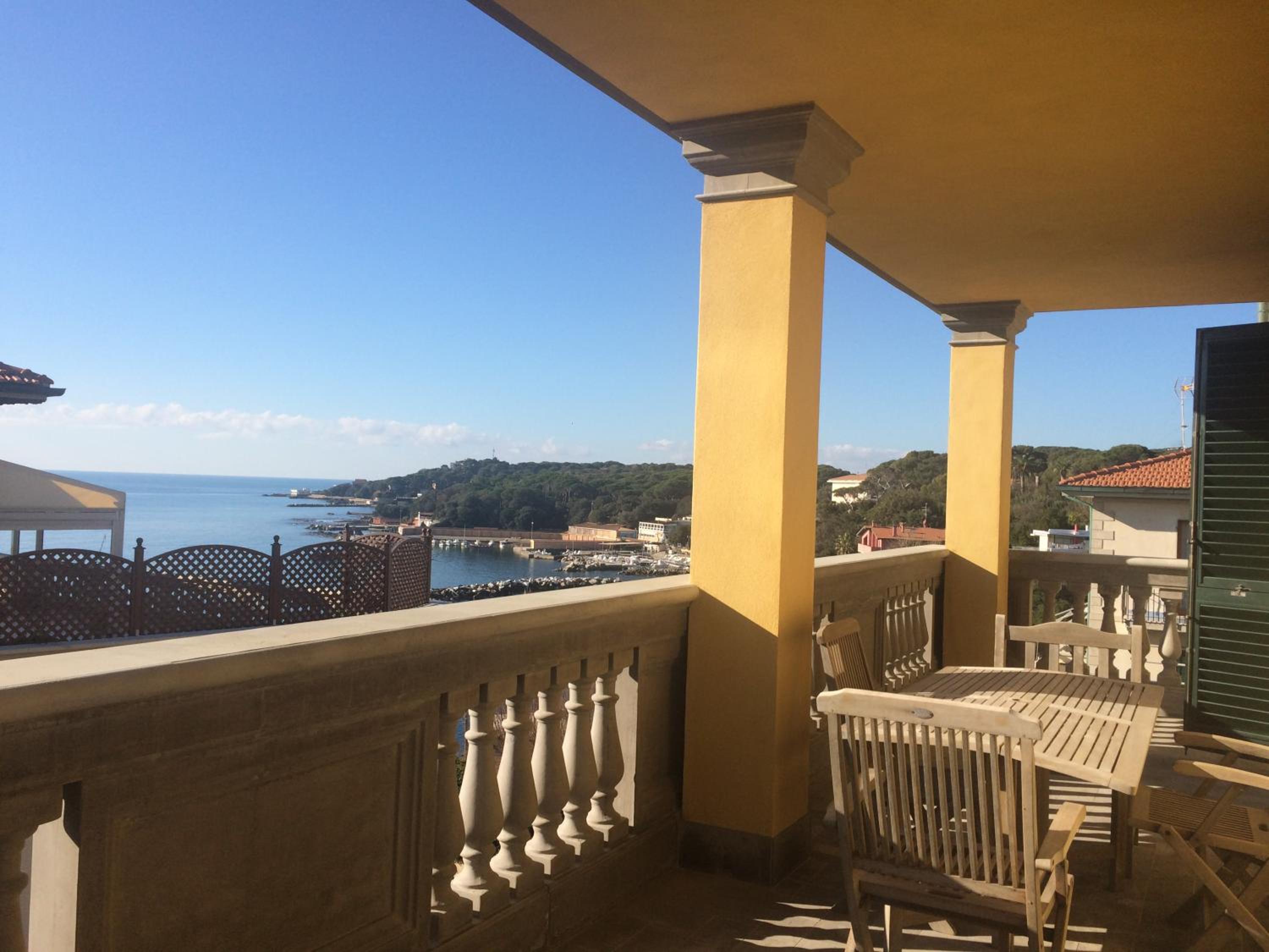 Appartamenti fronte mare view 3