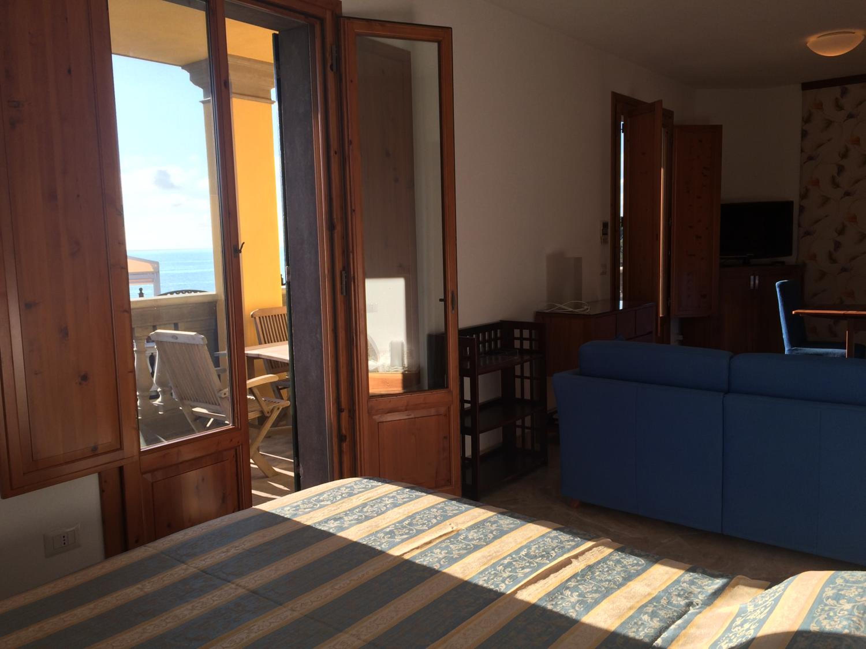Appartamenti fronte mare view 5