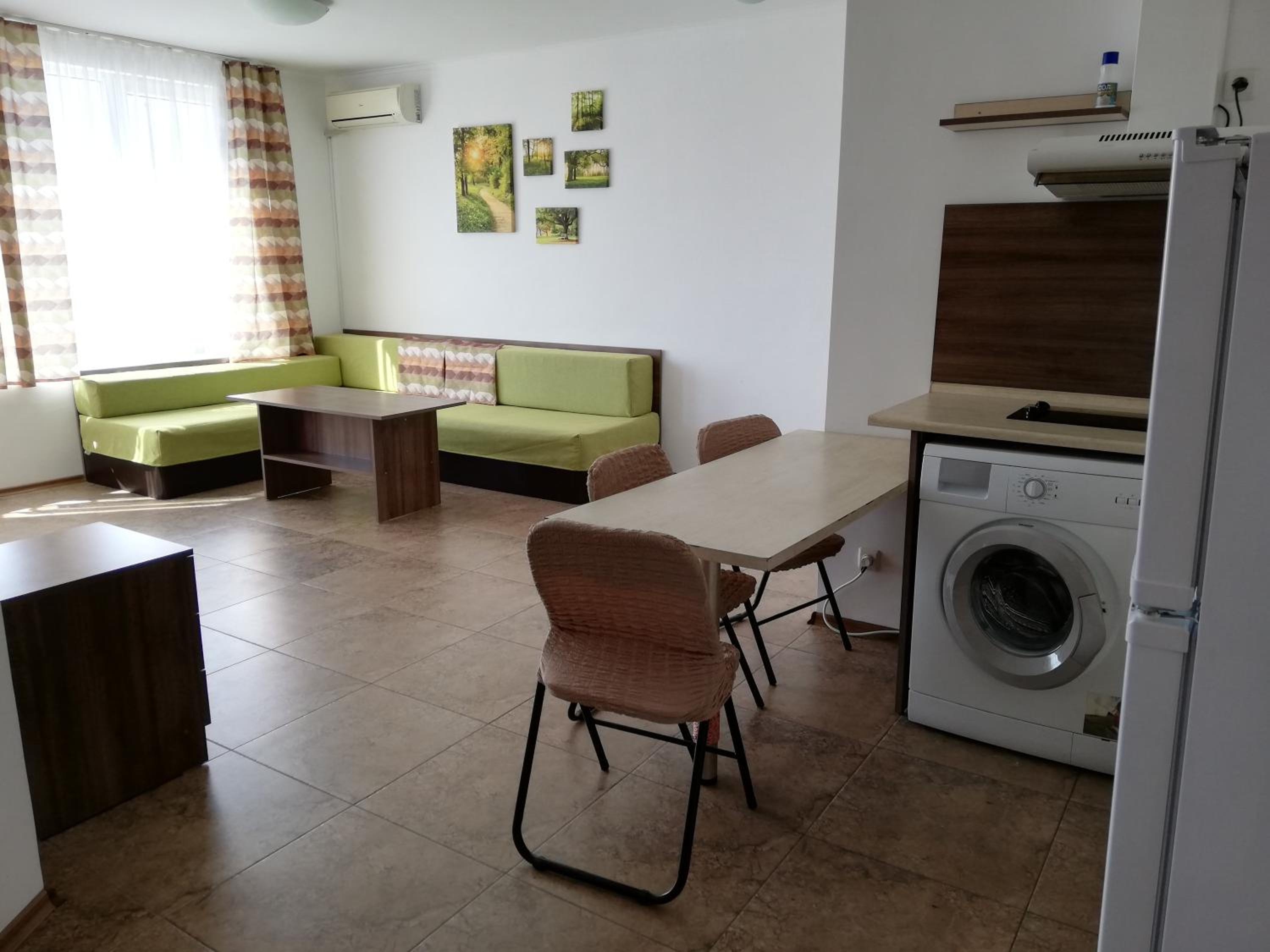 Apartamenti Zhelezovi view 2