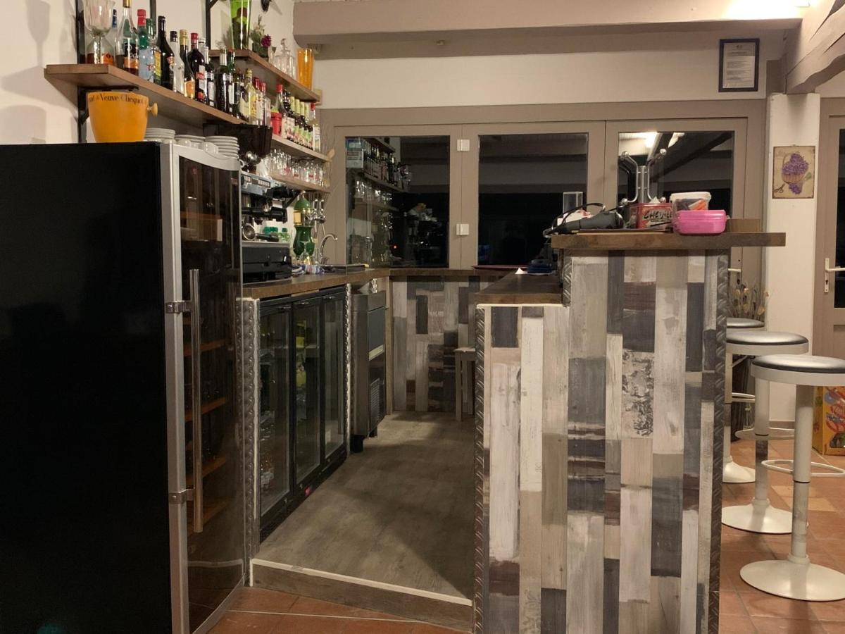 bar