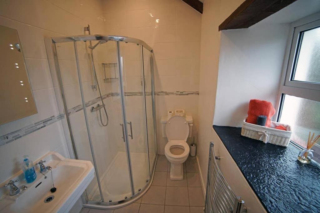 Red Stonecutters Cottage, Doolin view 3