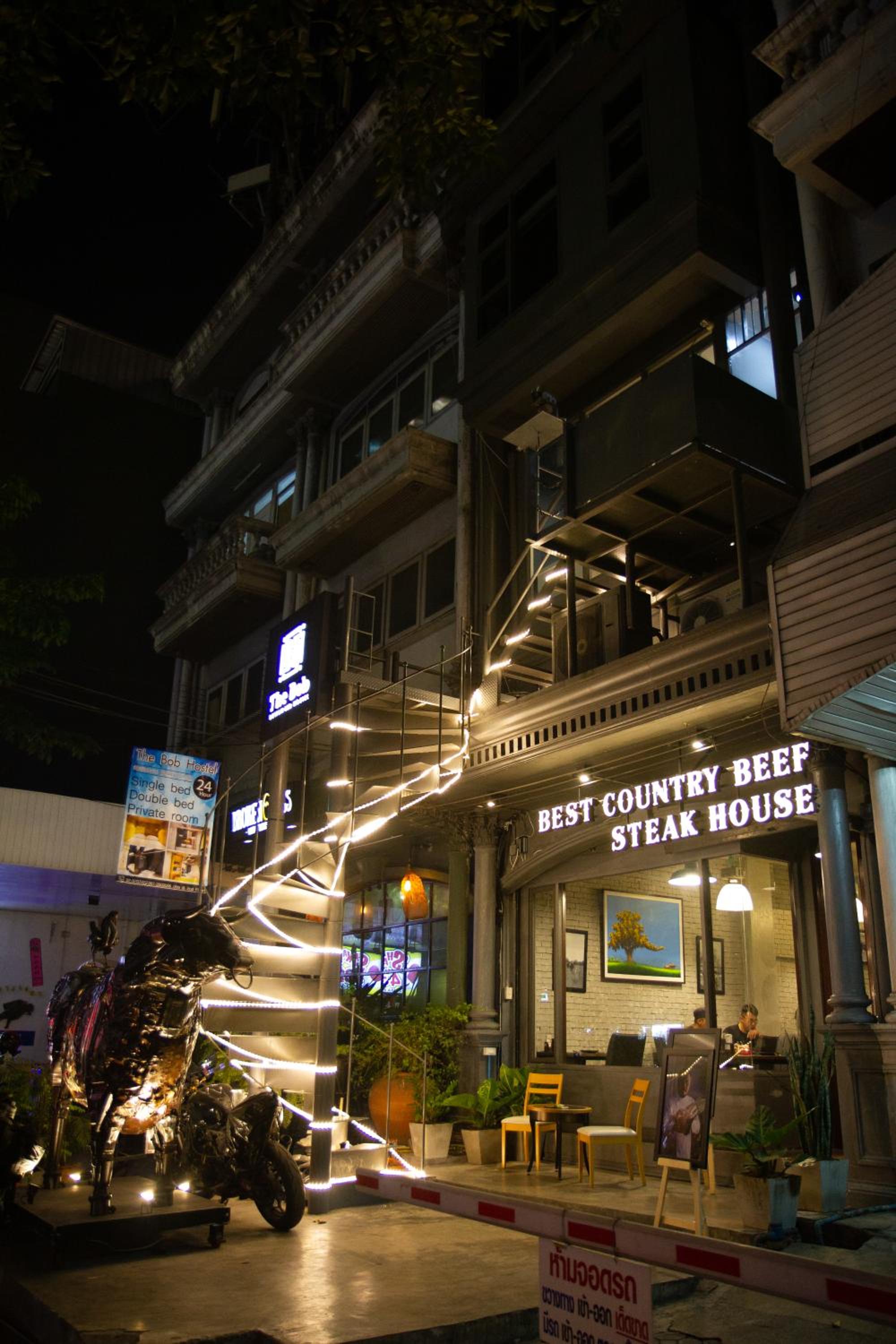 BoB Hostel บ็อบโฮสเทล
