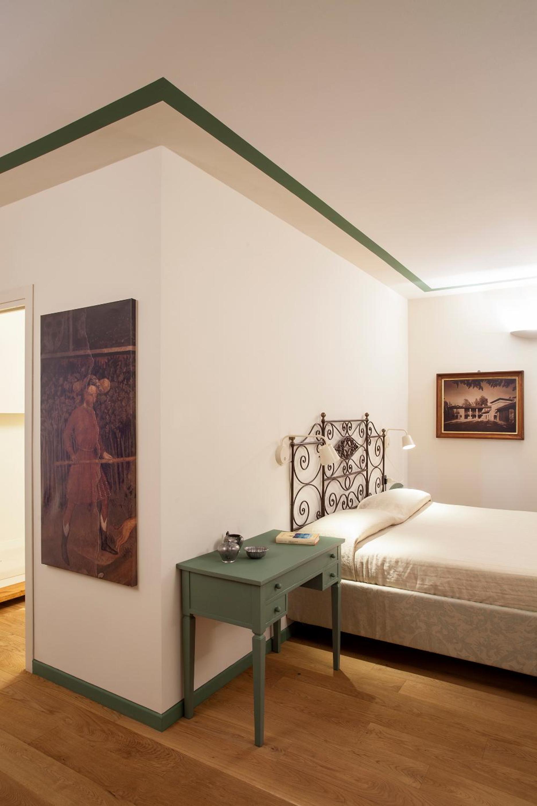 Borromeo Rooms Bed & Living