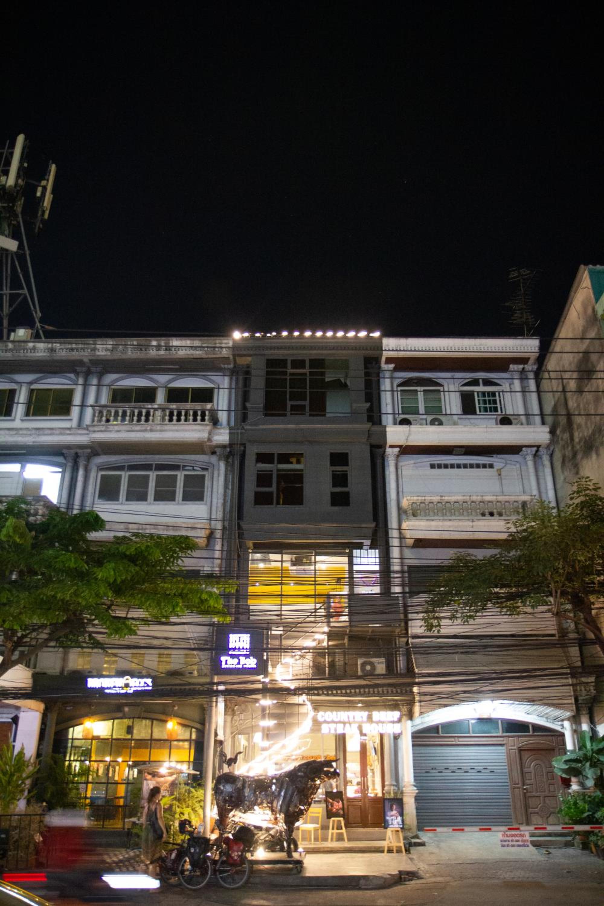 BoB Hostel บ็อบโฮสเทล
