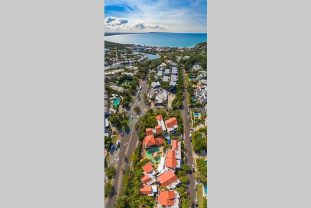 Haven on Noosa Hill - sunset views, pools, spa