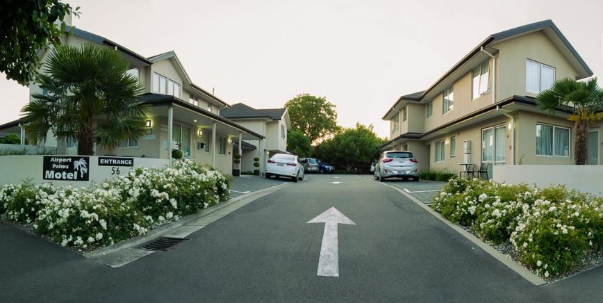Airport Palms Motel