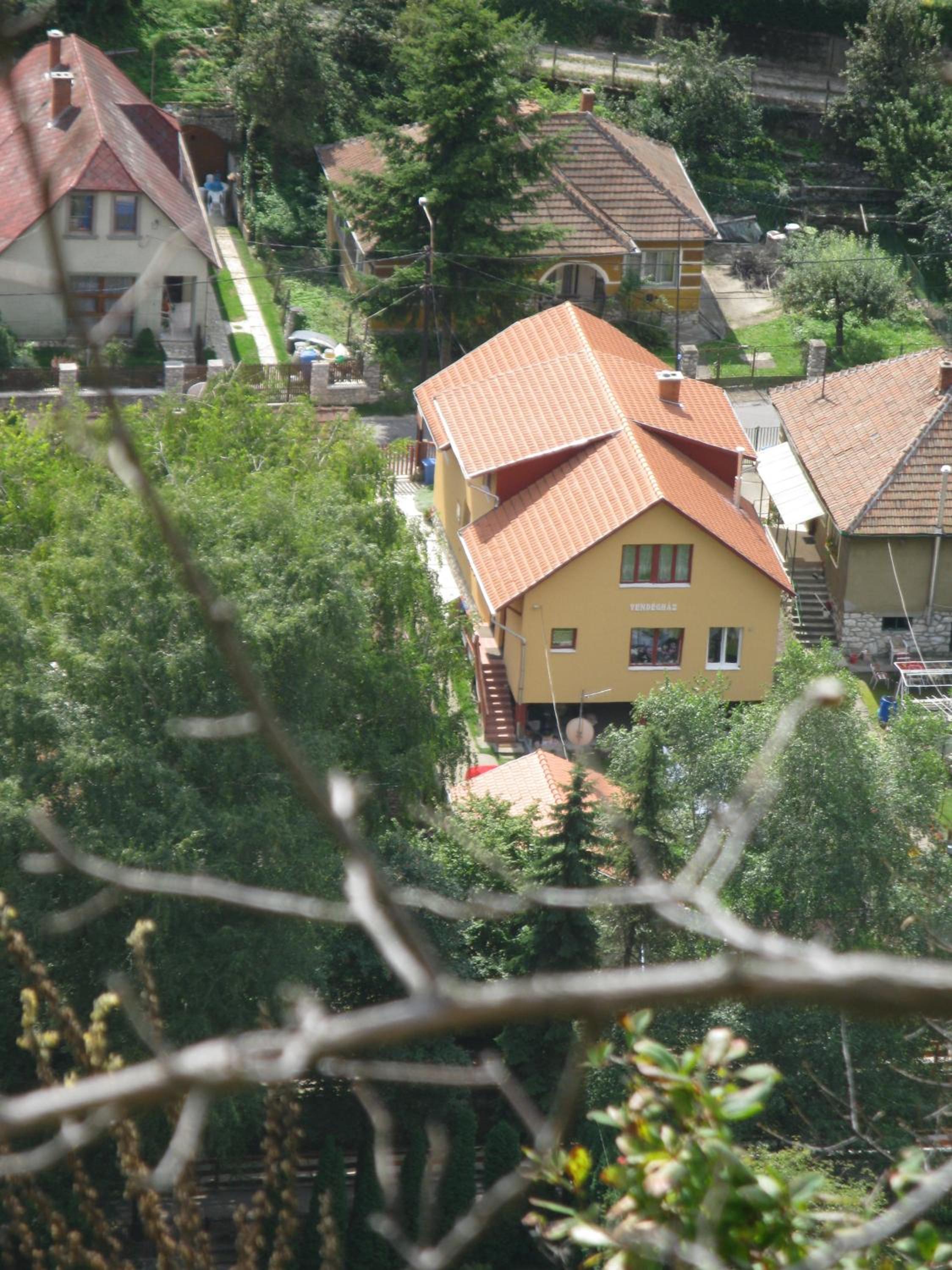 Holló Vendégház