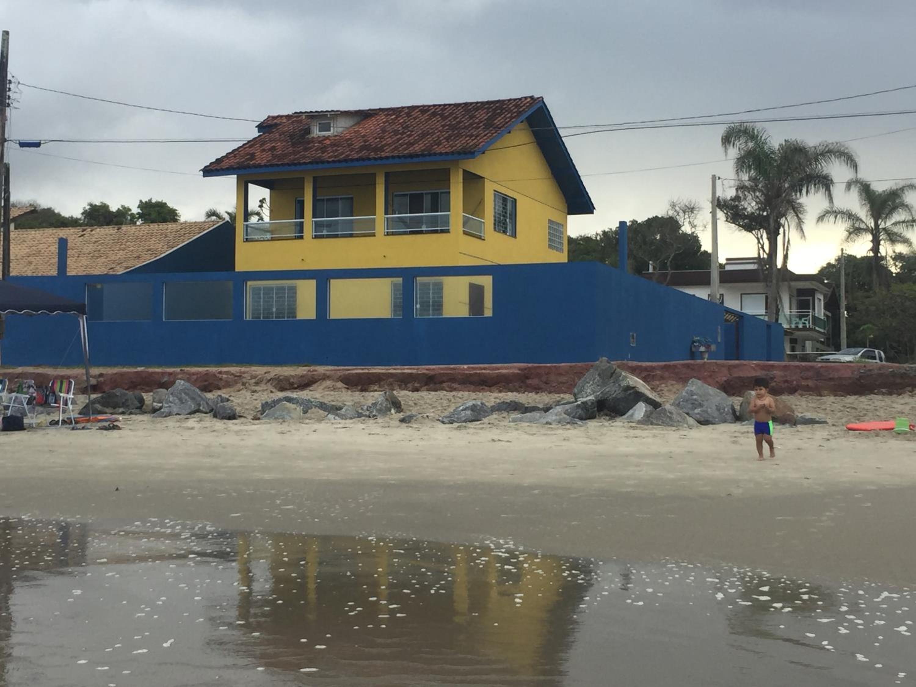 PÉ NA AREIA Apto Manfron