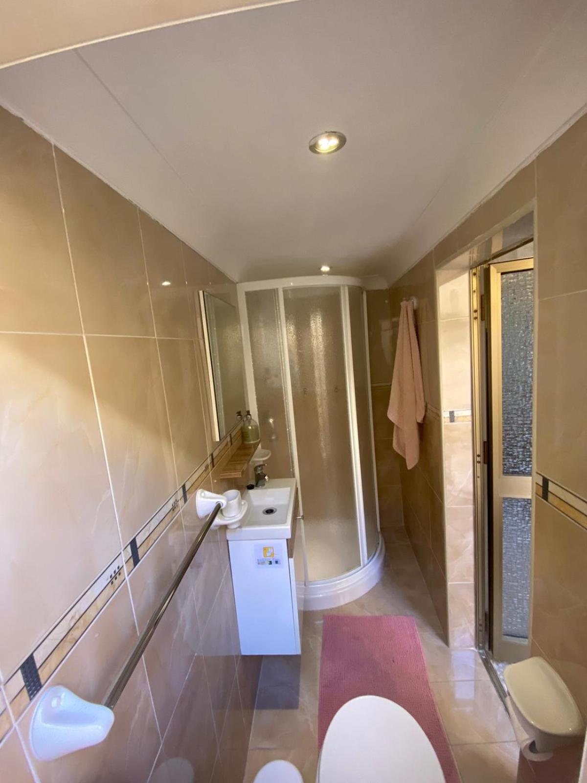 Arzella Holiday Home