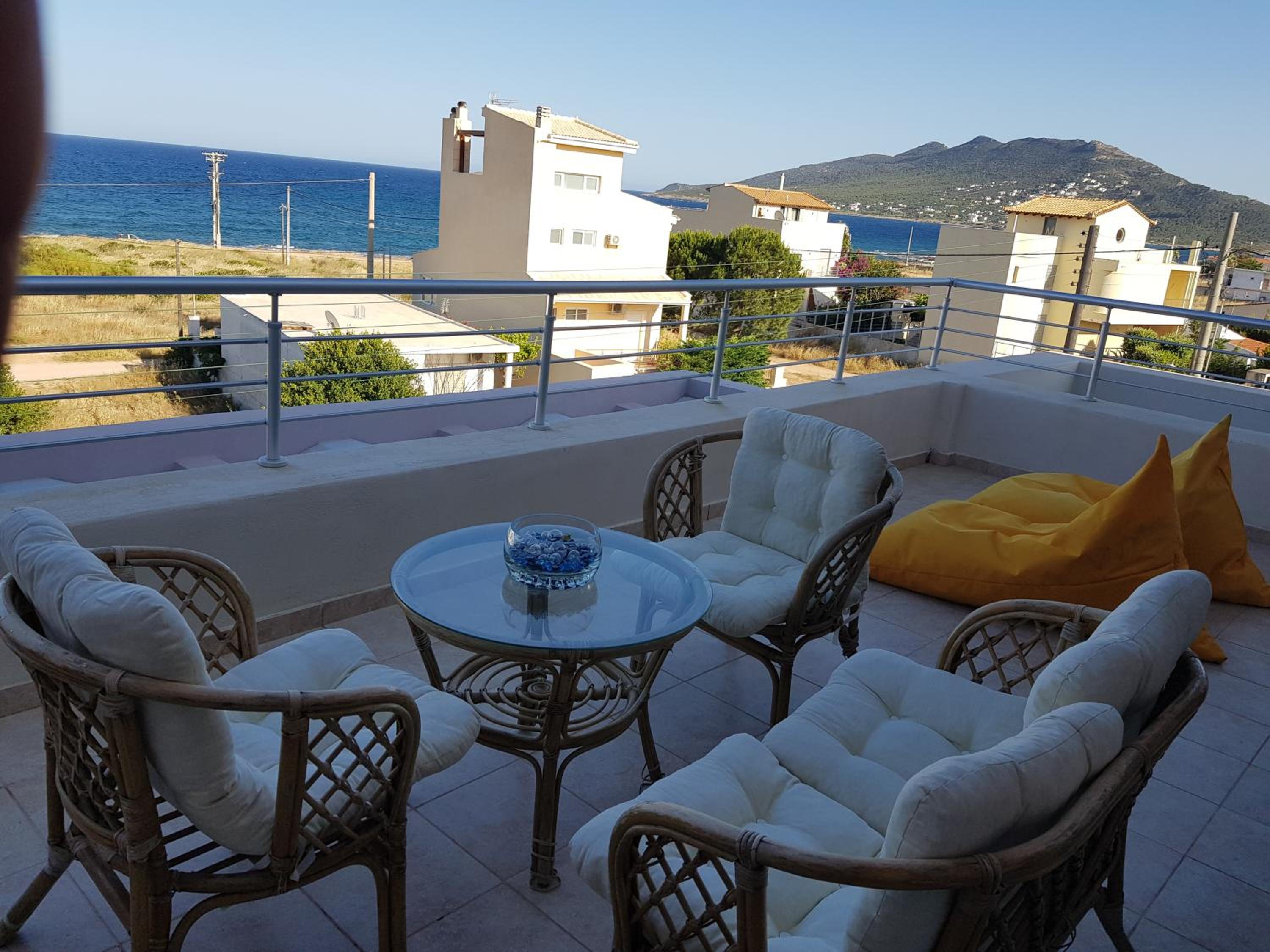VILLA BY THE SEA VRAVRONA LOUTSA(NEAR THE AIRPORT&METROPOLITAN)