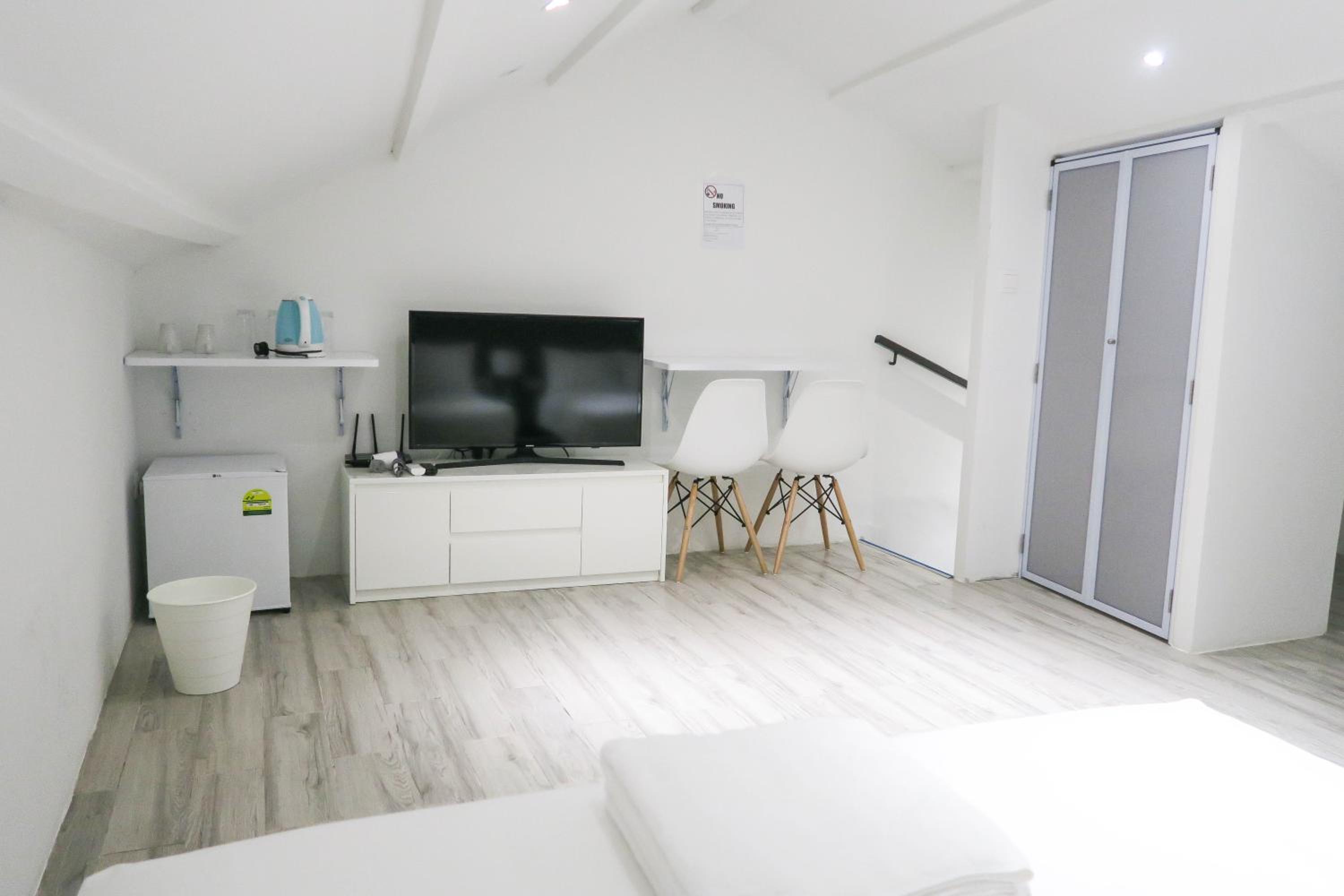 RR Cozy Studio & Suite