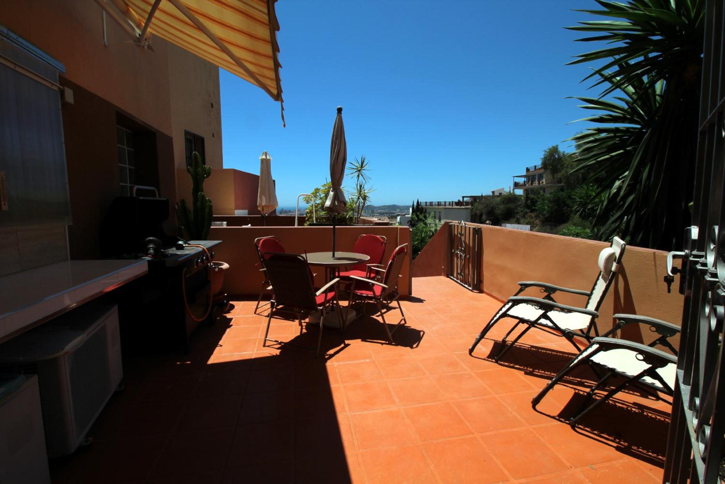 Cozy apartment in Fuengirola Hills view 3