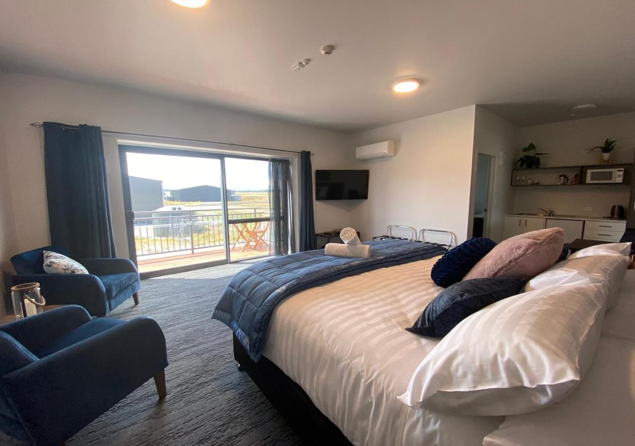 Sky Suites - Lake Pukaki, Mount Cook view 2