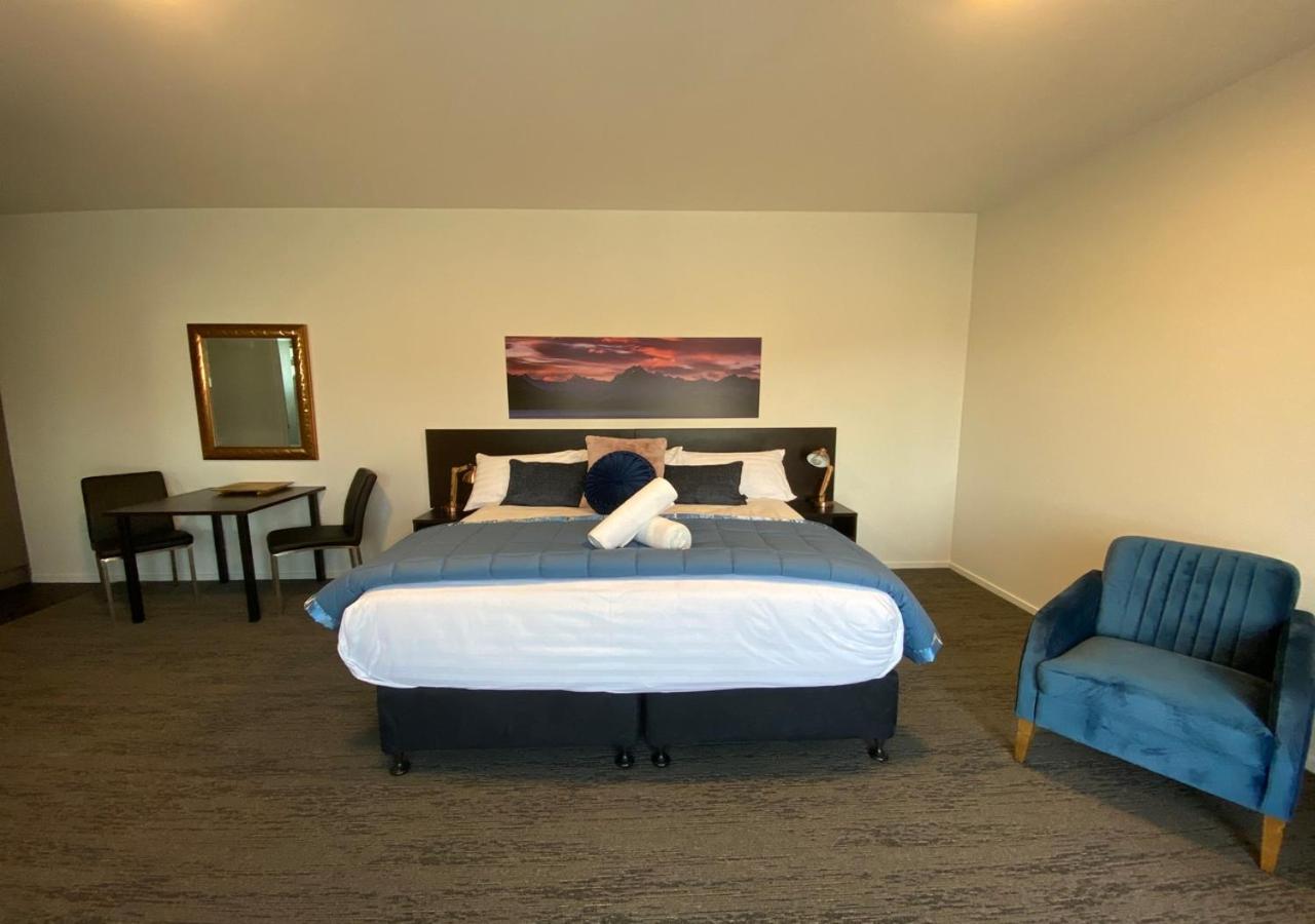 Sky Suites - Lake Pukaki, Mount Cook view 5